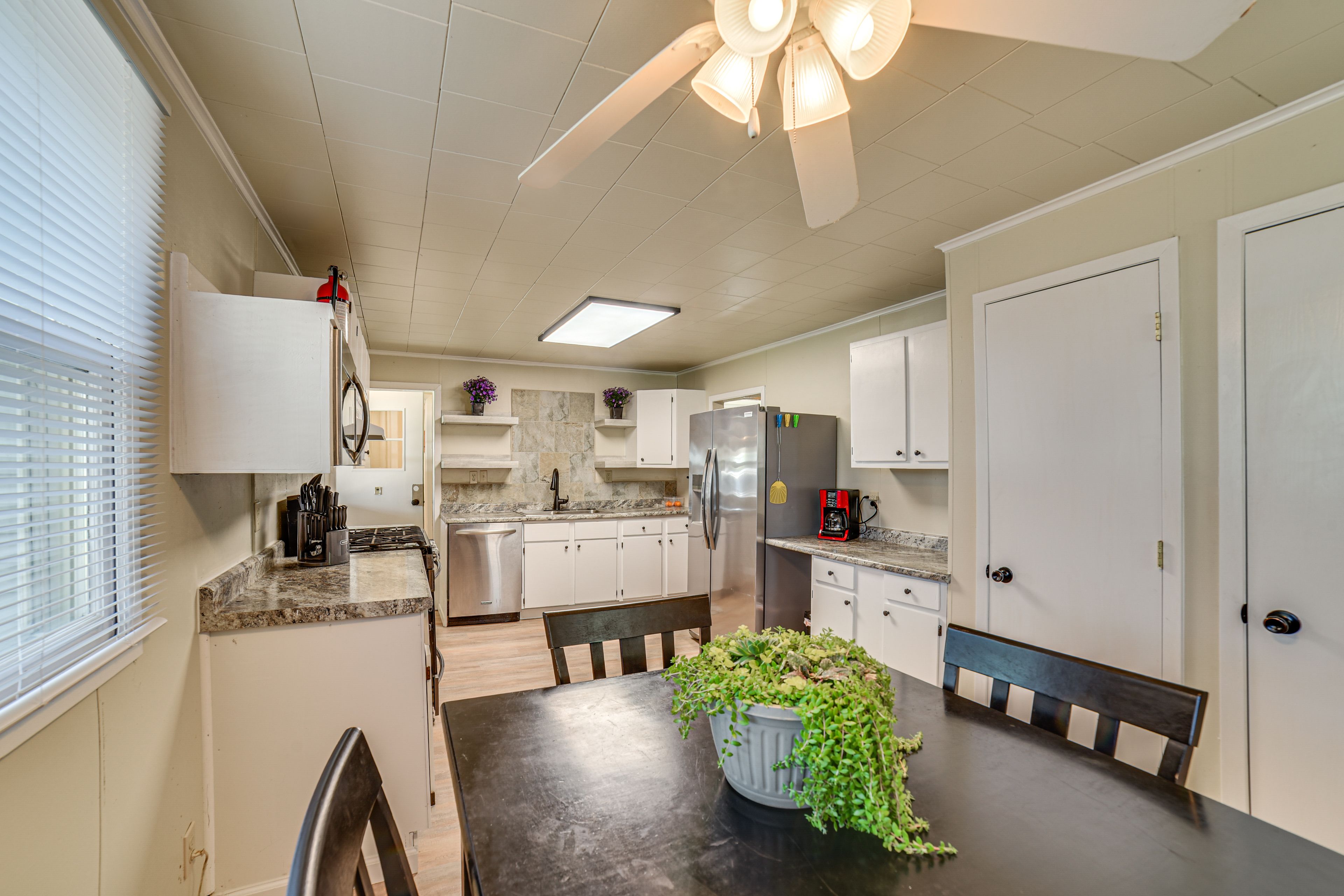 Breakfast Nook | Main Level