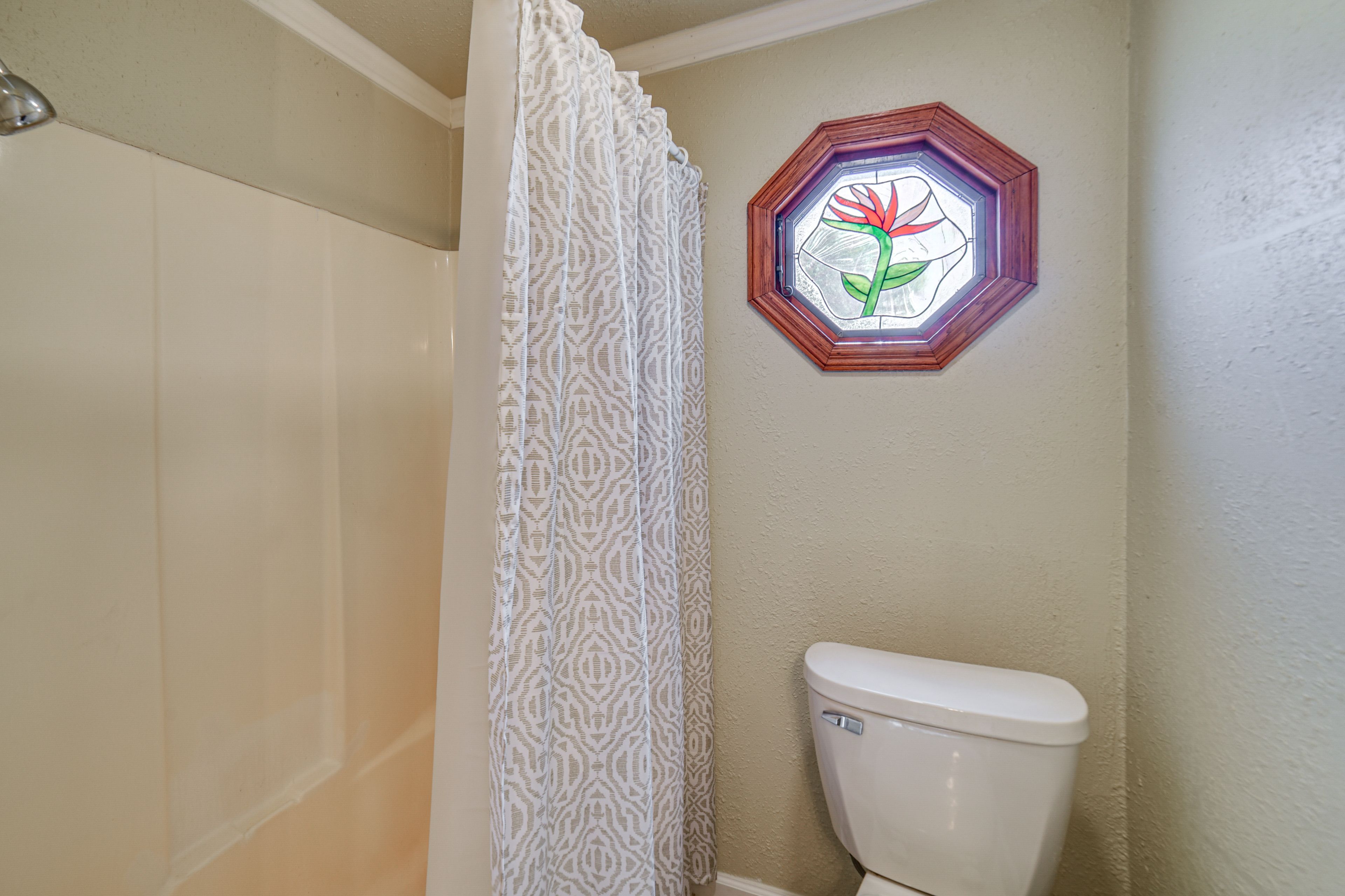 Bathroom | Main Level