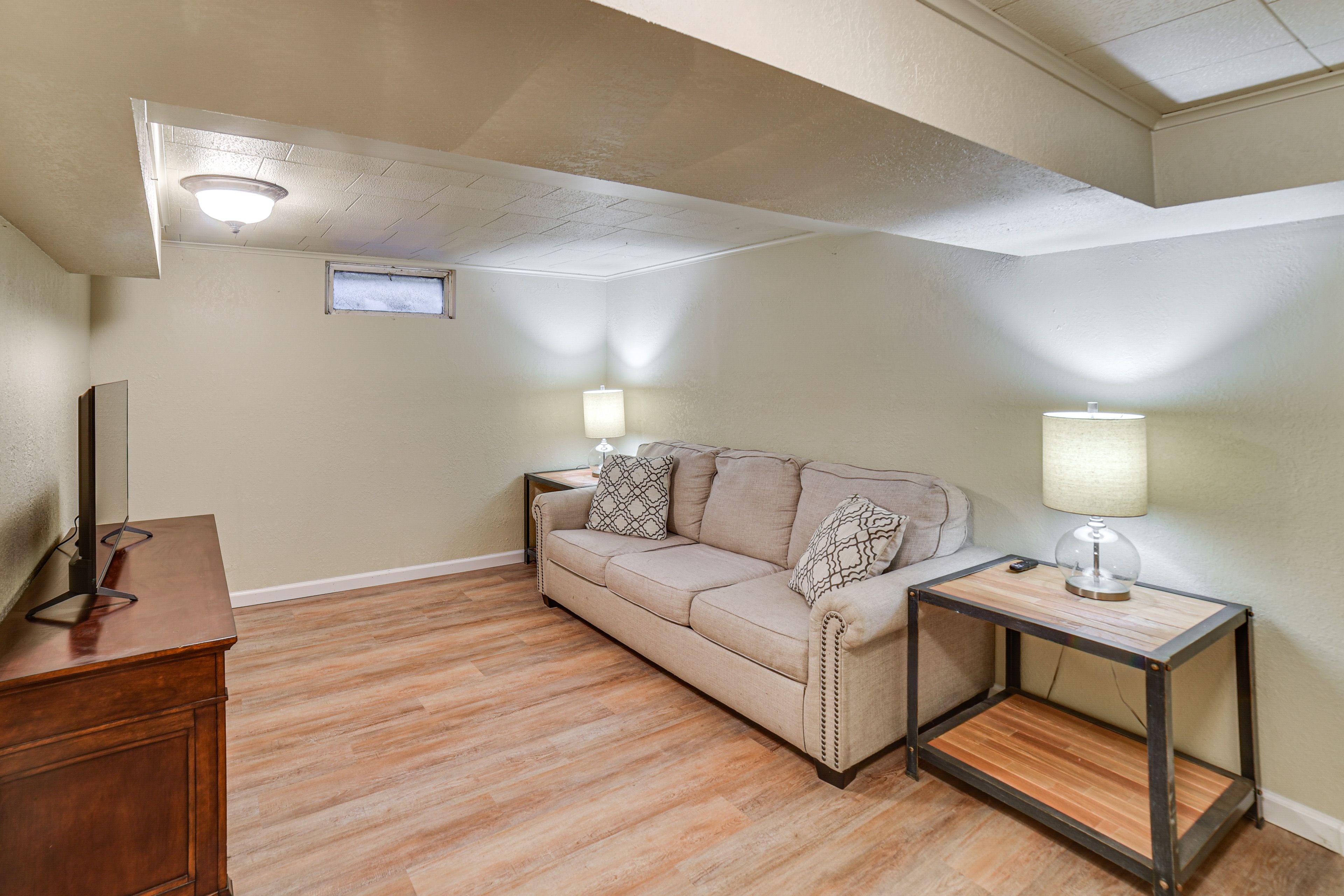 Family Room | Smart TV | Workspace | Free WiFi