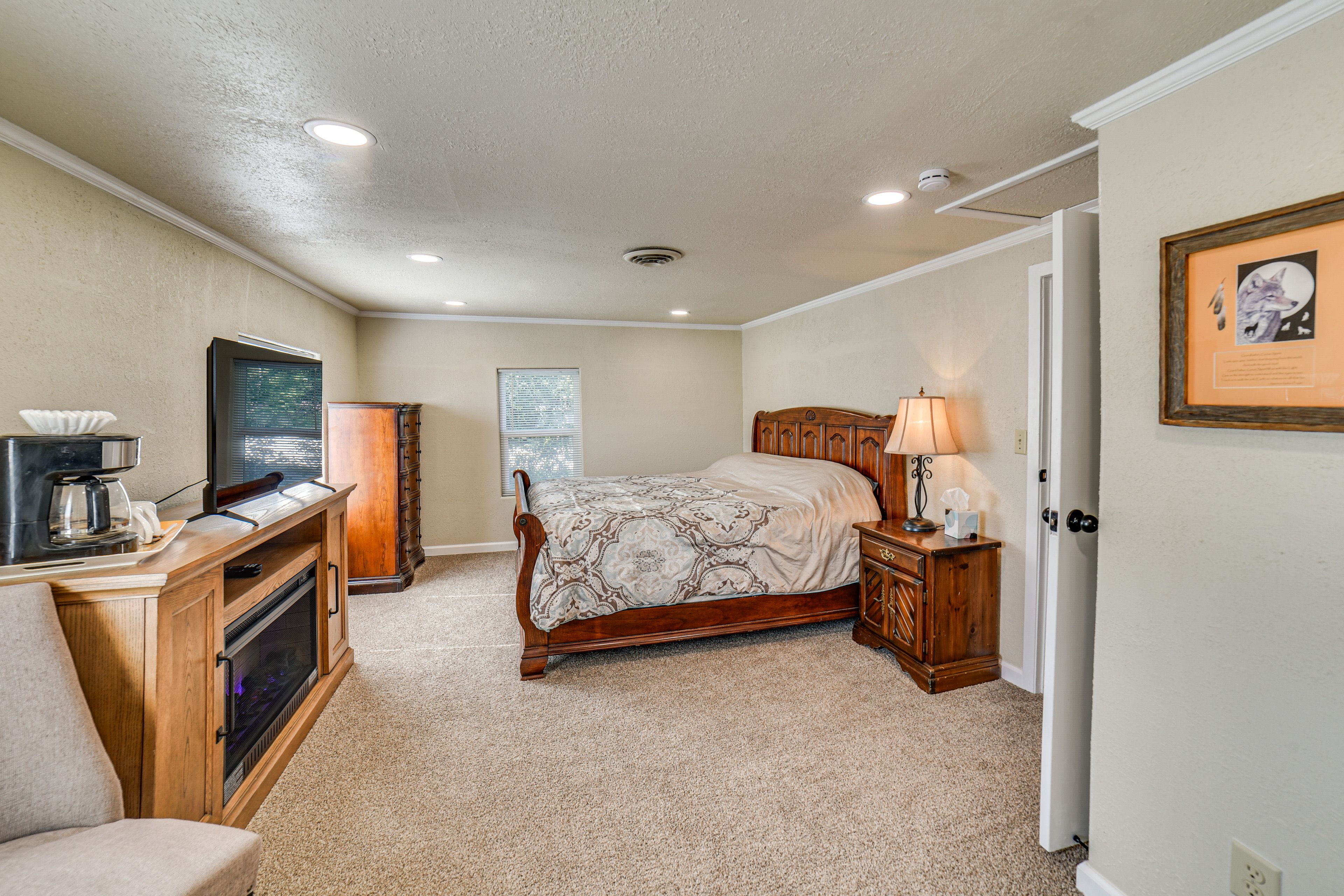 Bedroom 1 | King Bed | Electric Fireplace | Smart TV | Upper Level