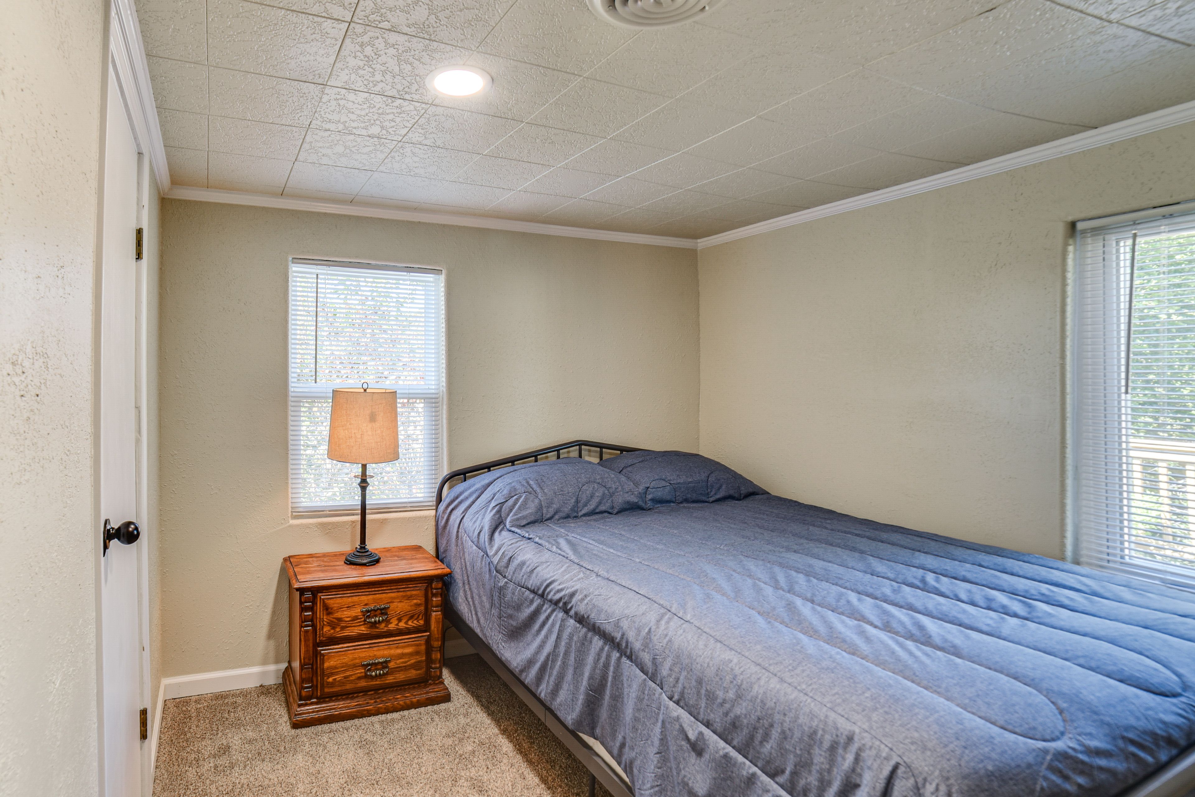 Bedroom 4 | Queen Bed | Smart TV | Upper Level
