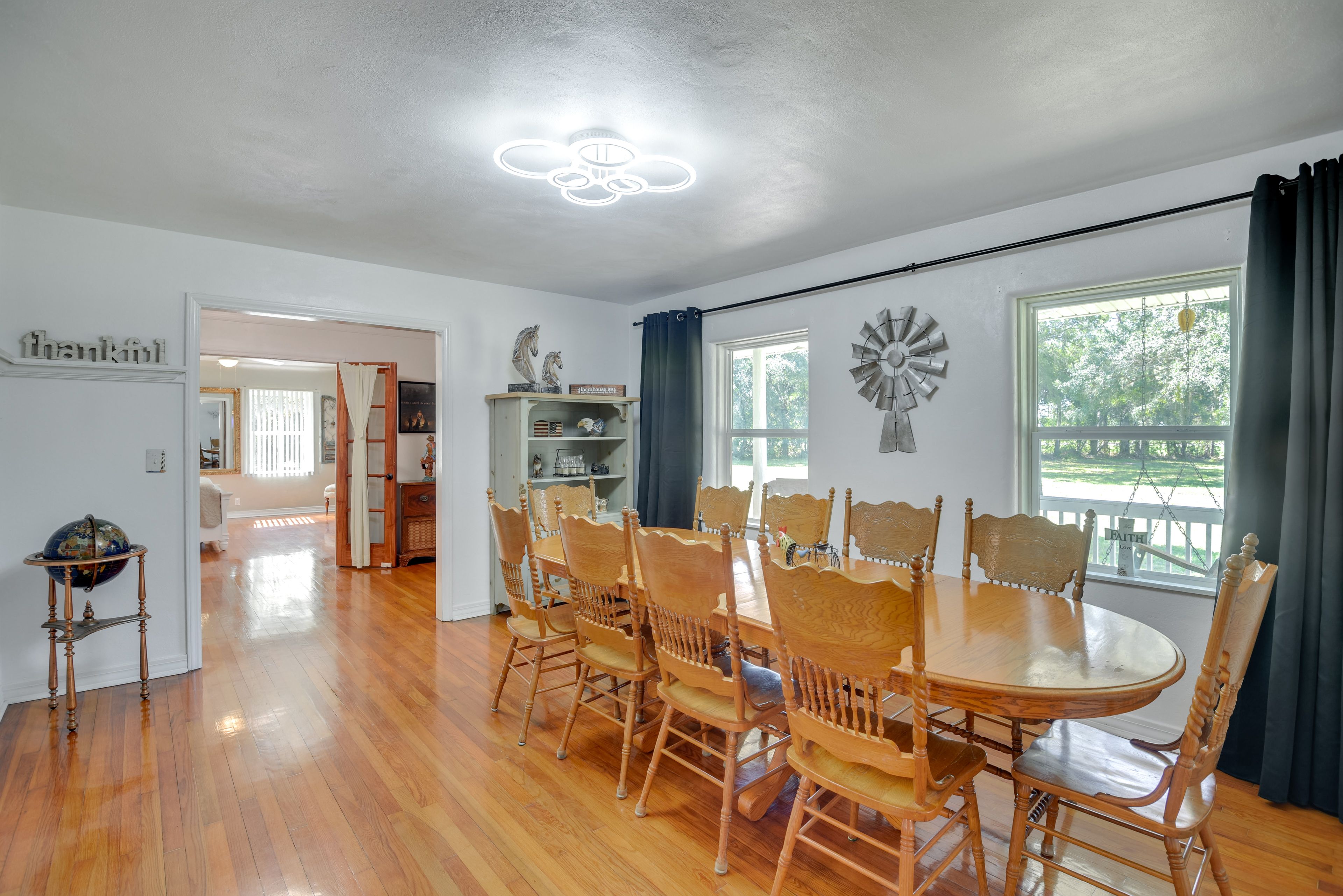 Dining Room | Dishware/Flatware Provided