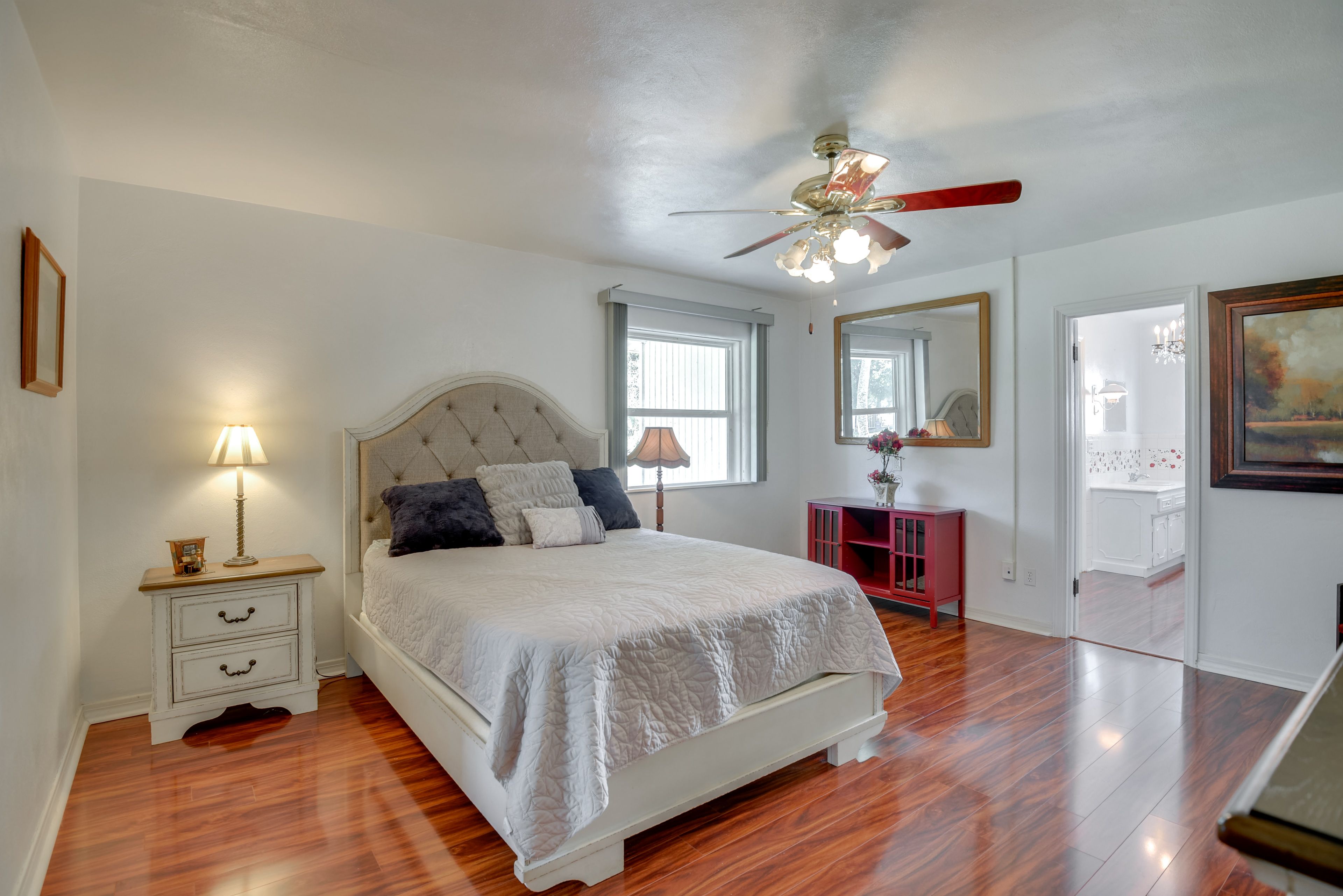 Bedroom 3 | Queen Bed | Smart TV