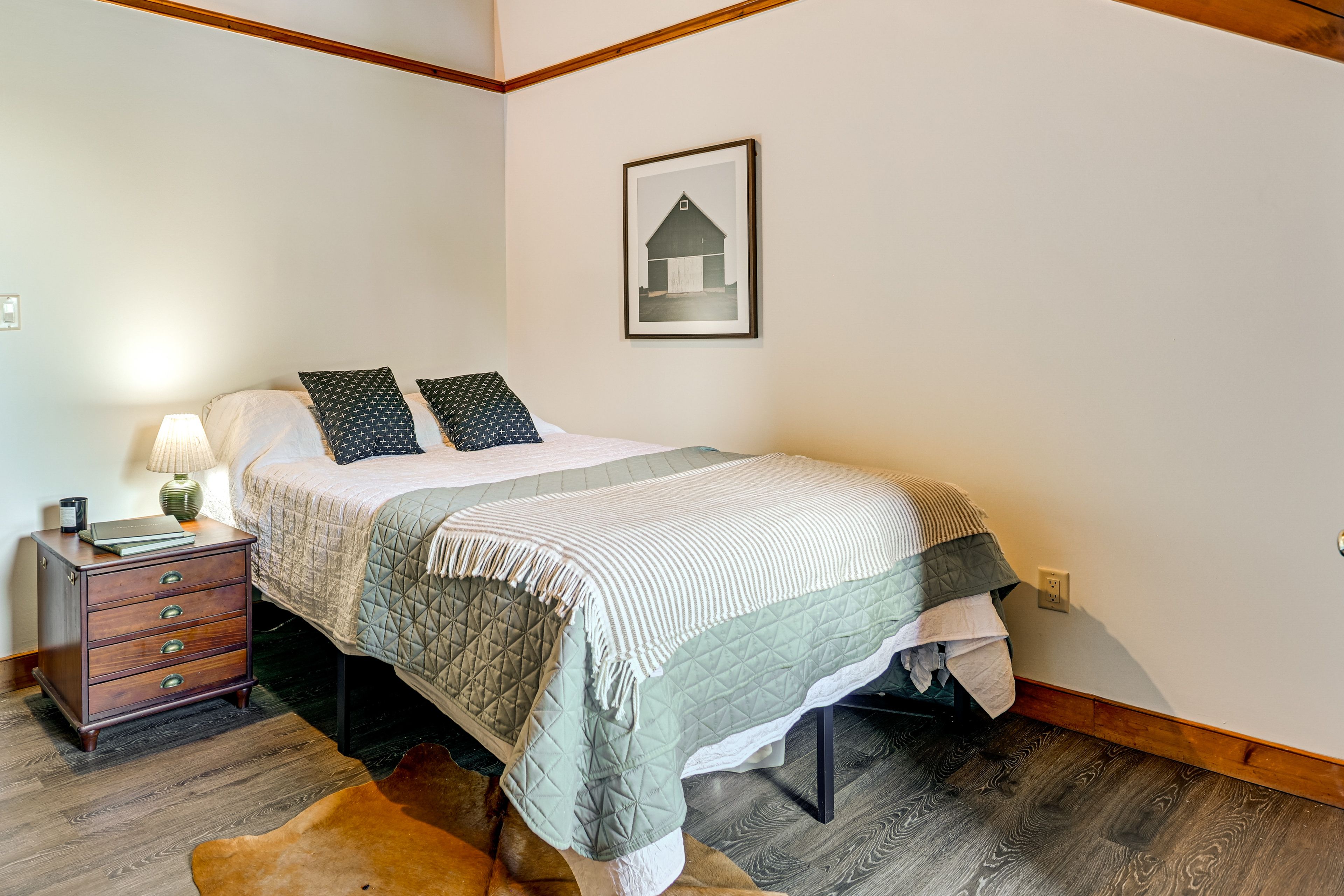 Bedroom 2 | Queen Bed | Upper Level