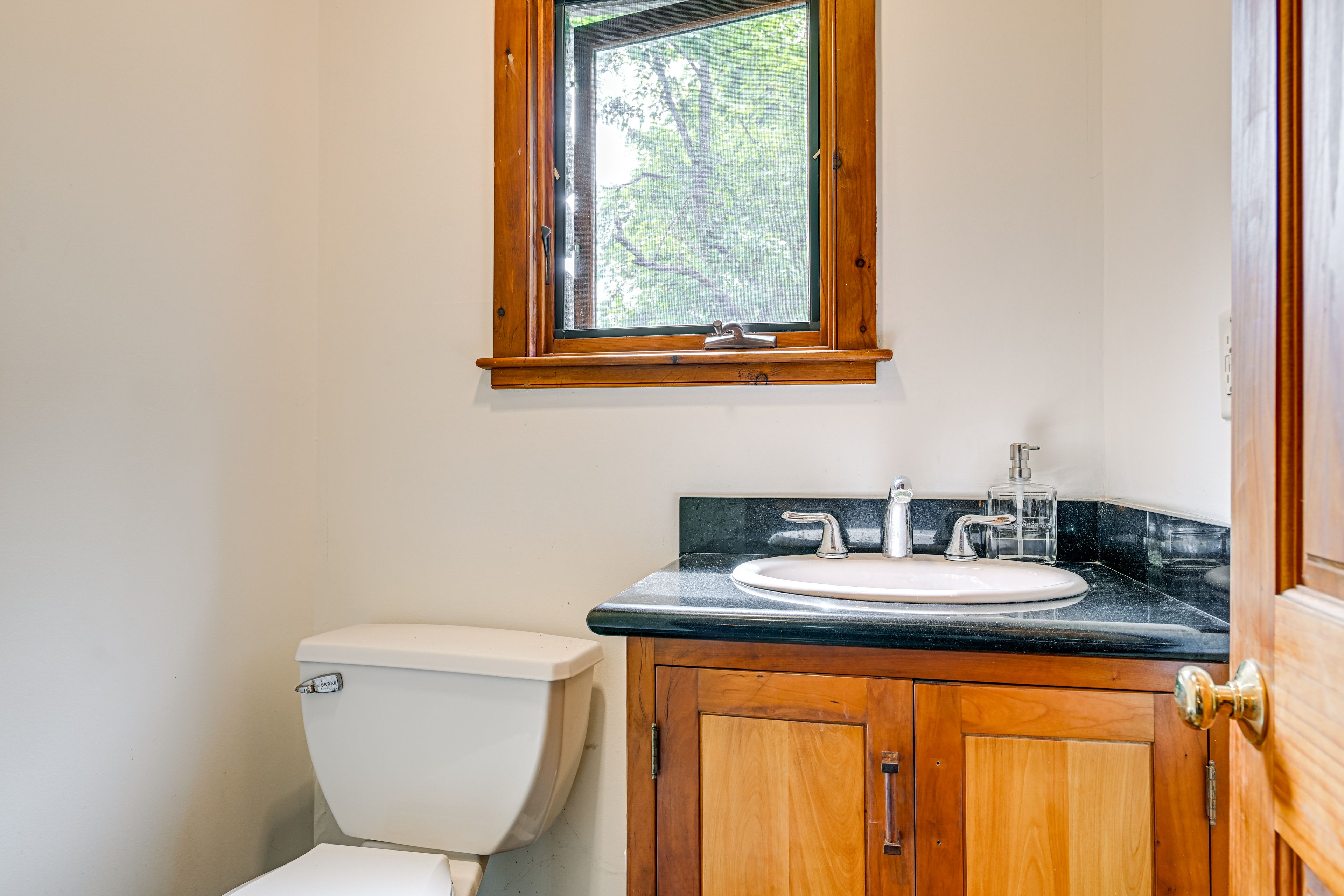 Half Bathroom | Main Level