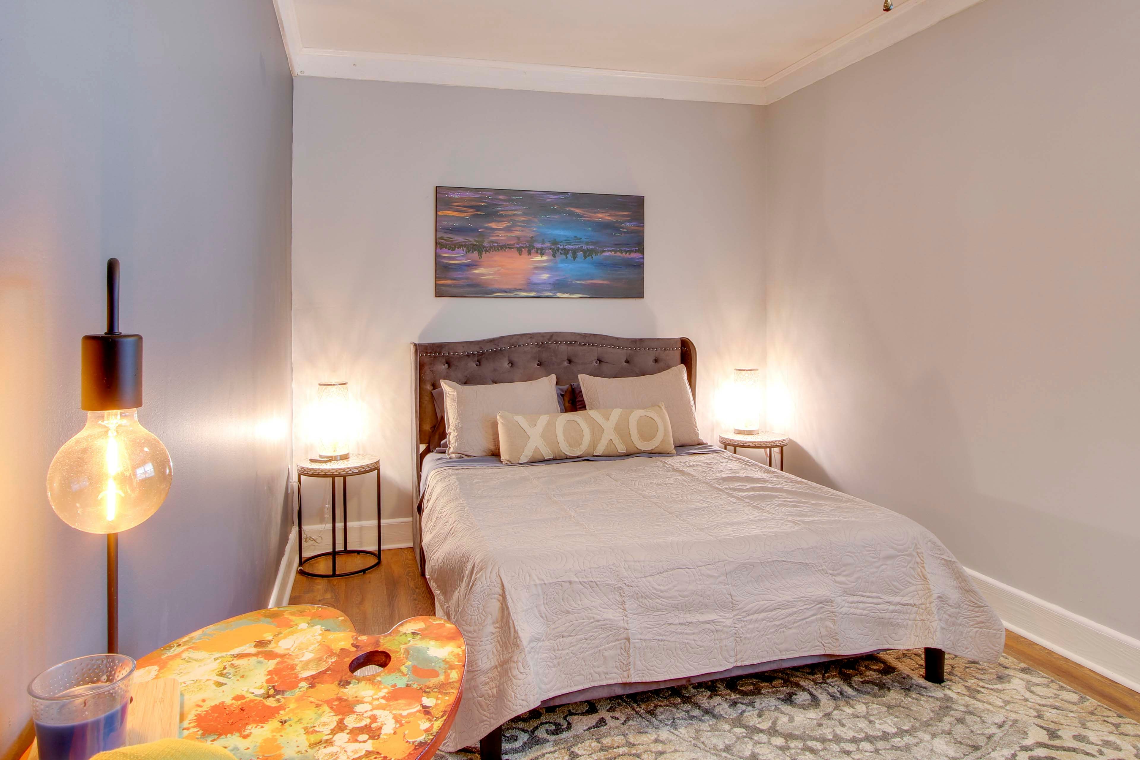 Bedroom | Queen Bed | Linens Provided