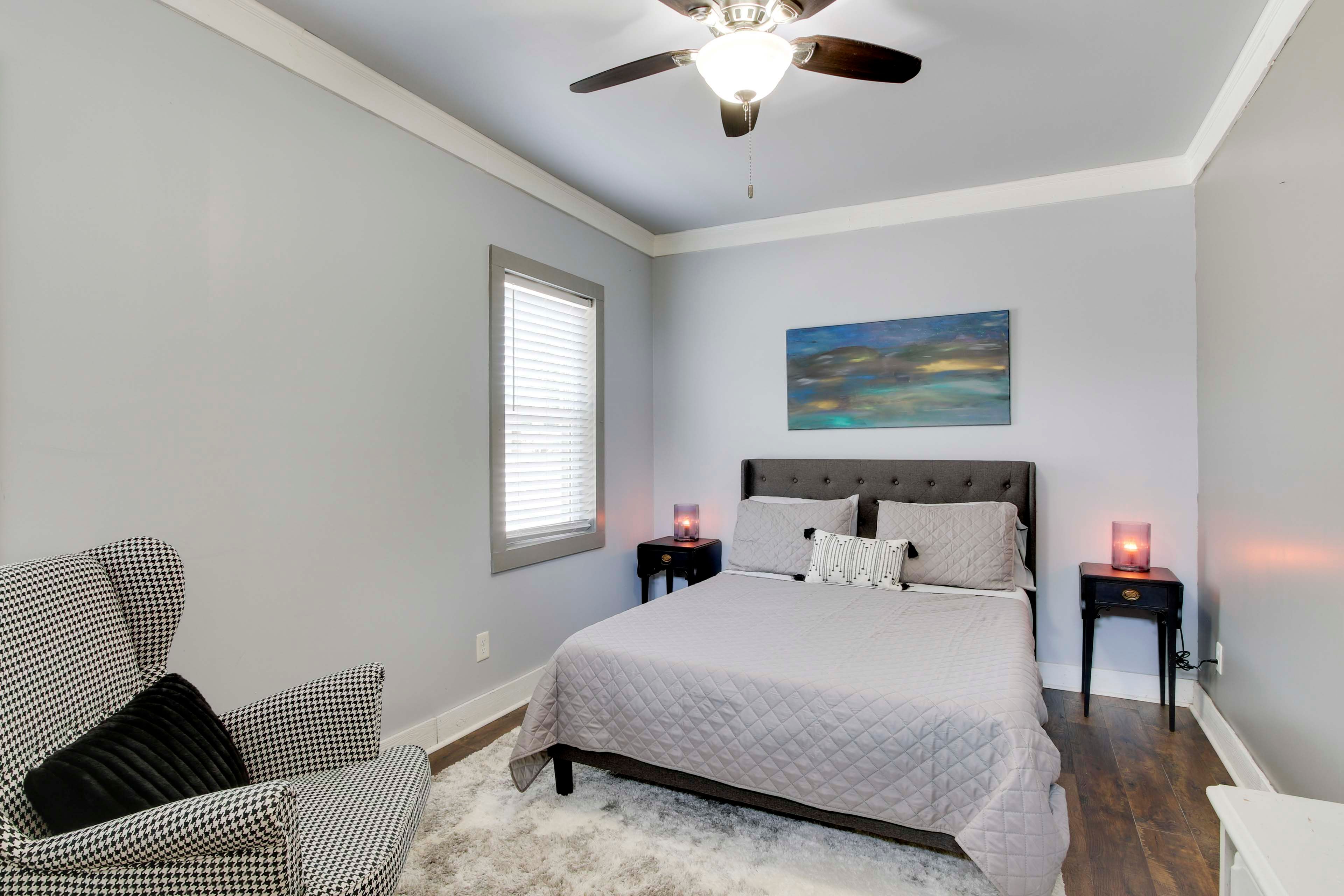 Bedroom | Queen Bed | Linens Provided