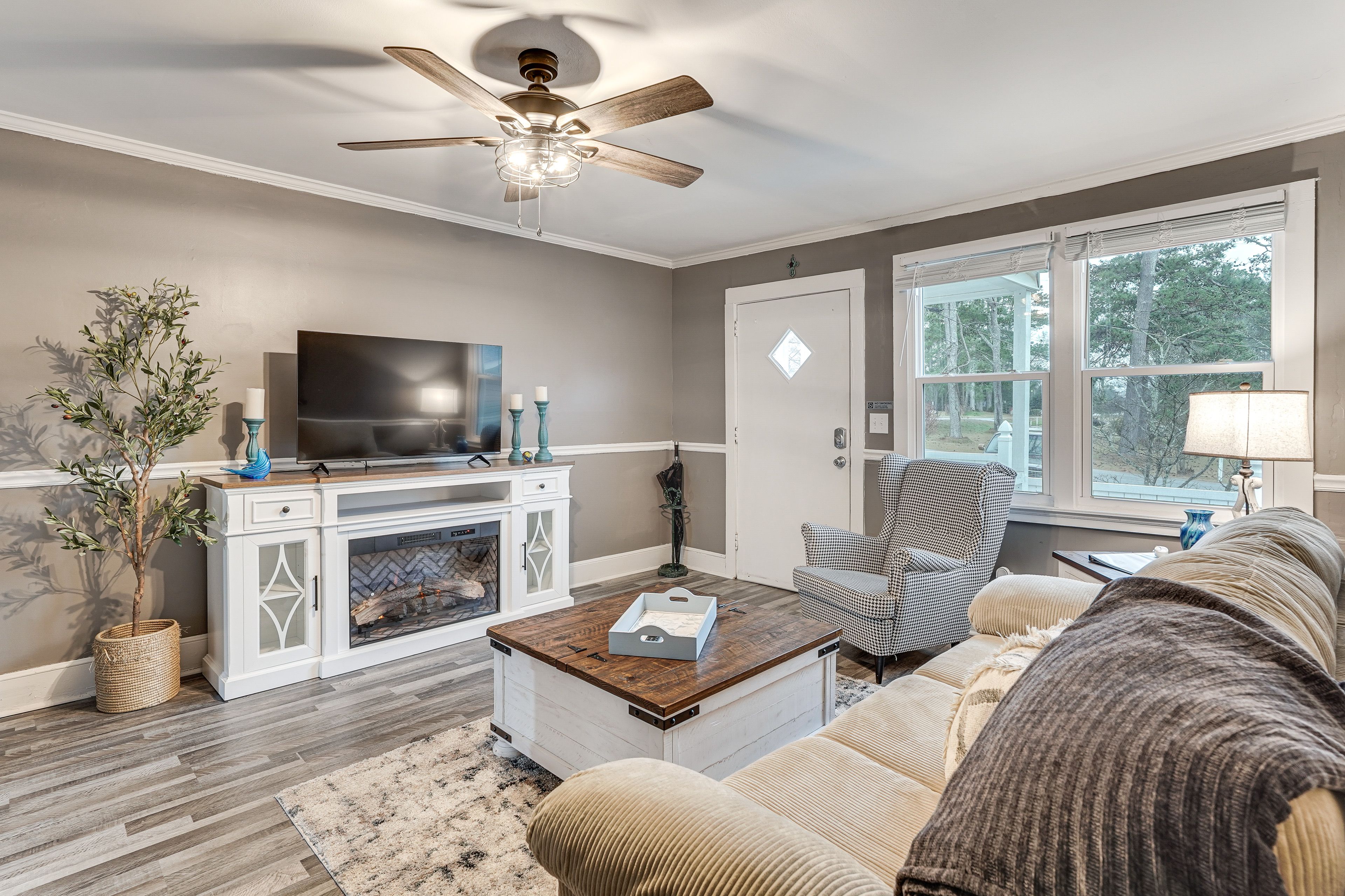 Greenwood Vacation Rental | 2BR | 1BA | 600 Sq Ft | 6 Steps to Access