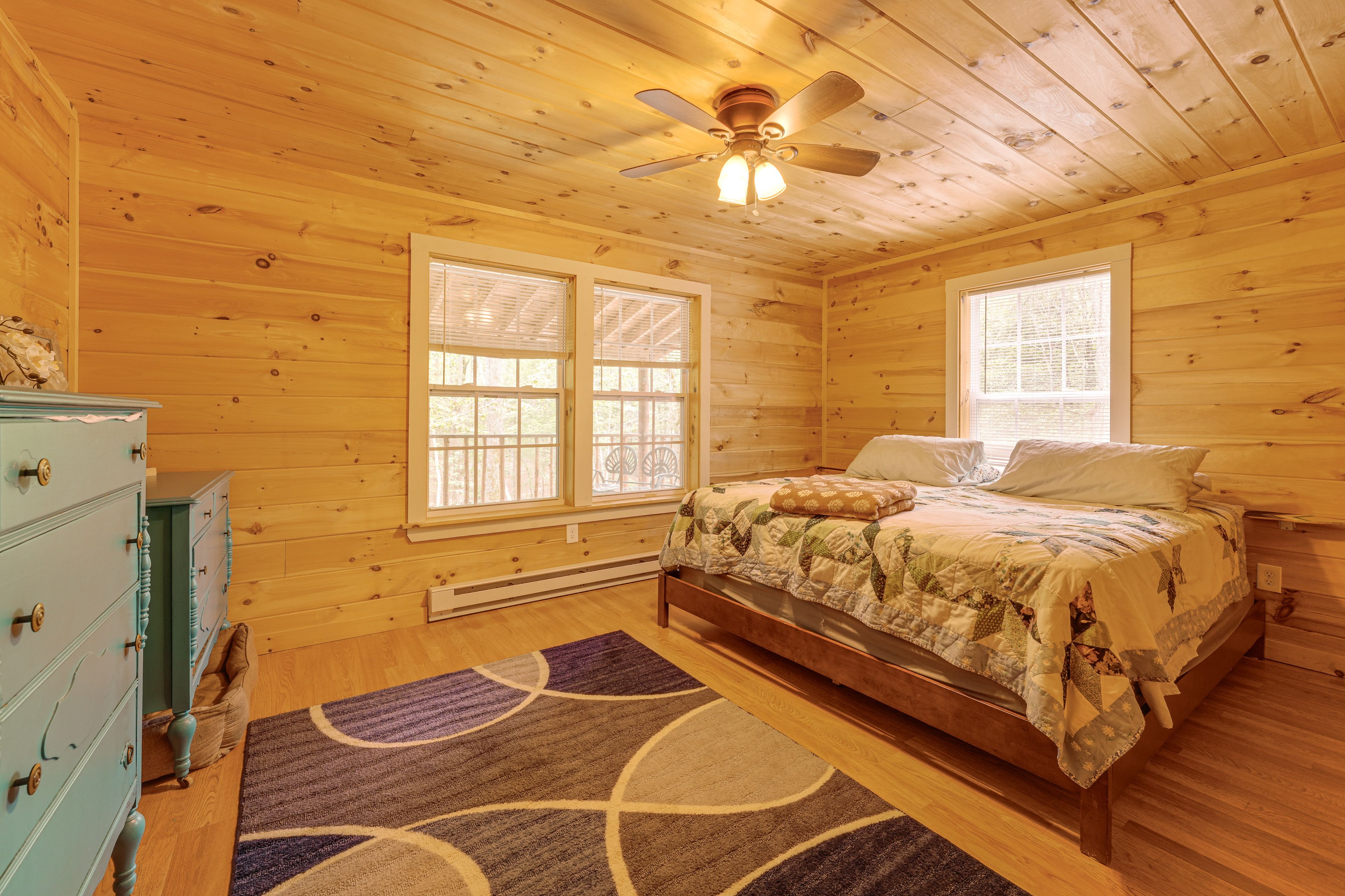 Bedroom | King Bed | 1st Floor