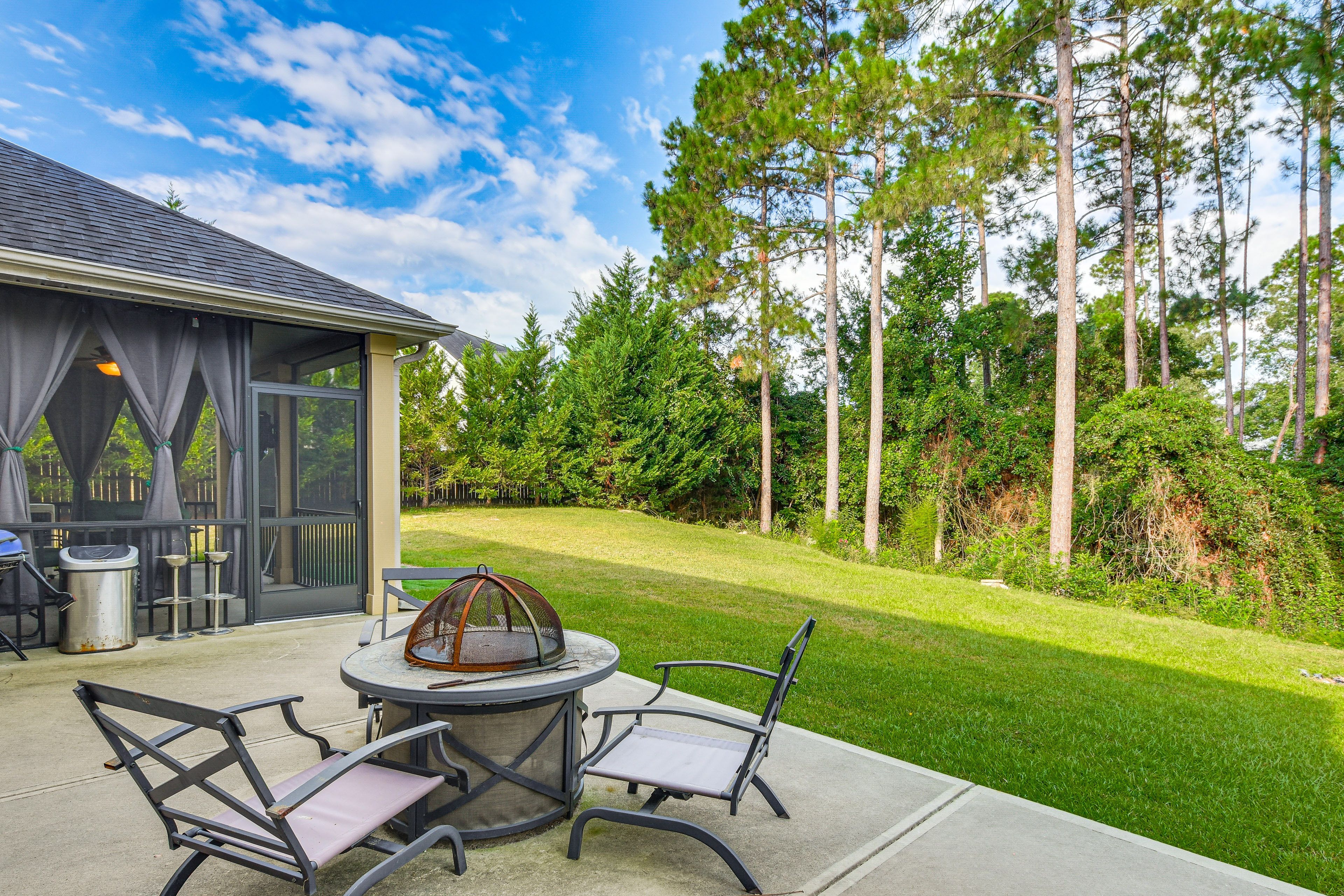 Cameron Vacation Rental | 5BR | 4.5BA | 4,200 Sq Ft | 1 Step to Access