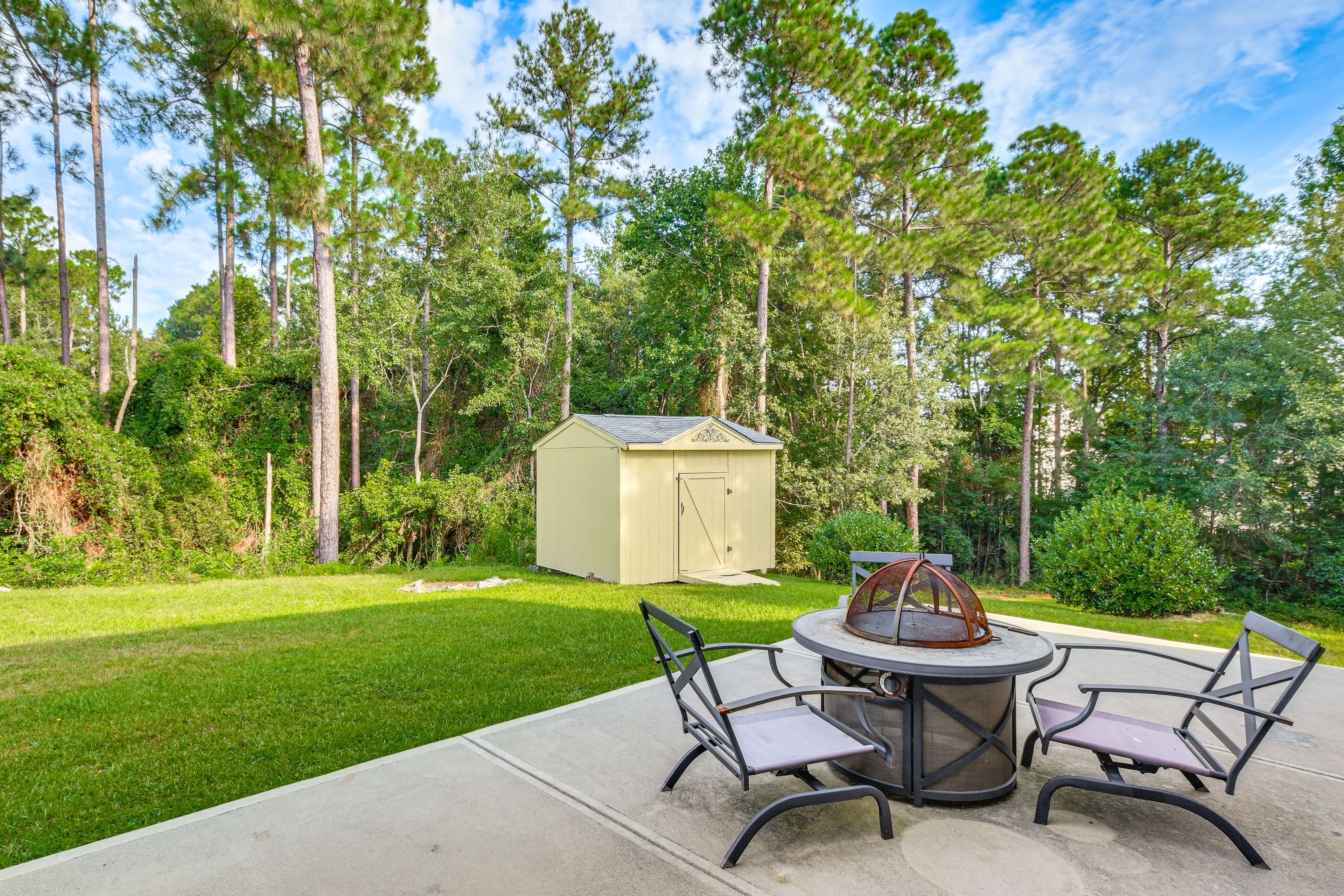 Patio | Fire Pit | Yard