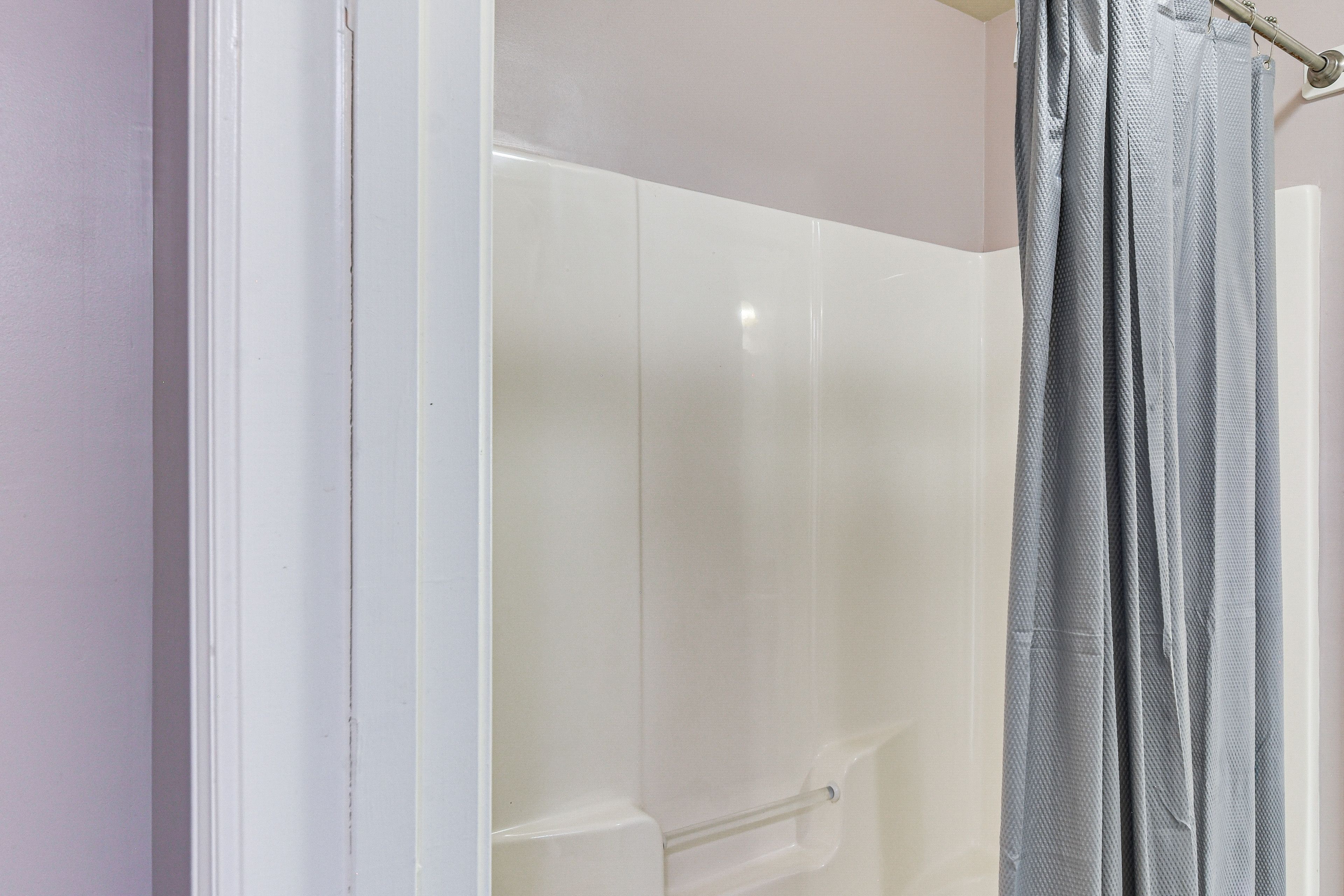 Full Bathroom | 2nd Floor