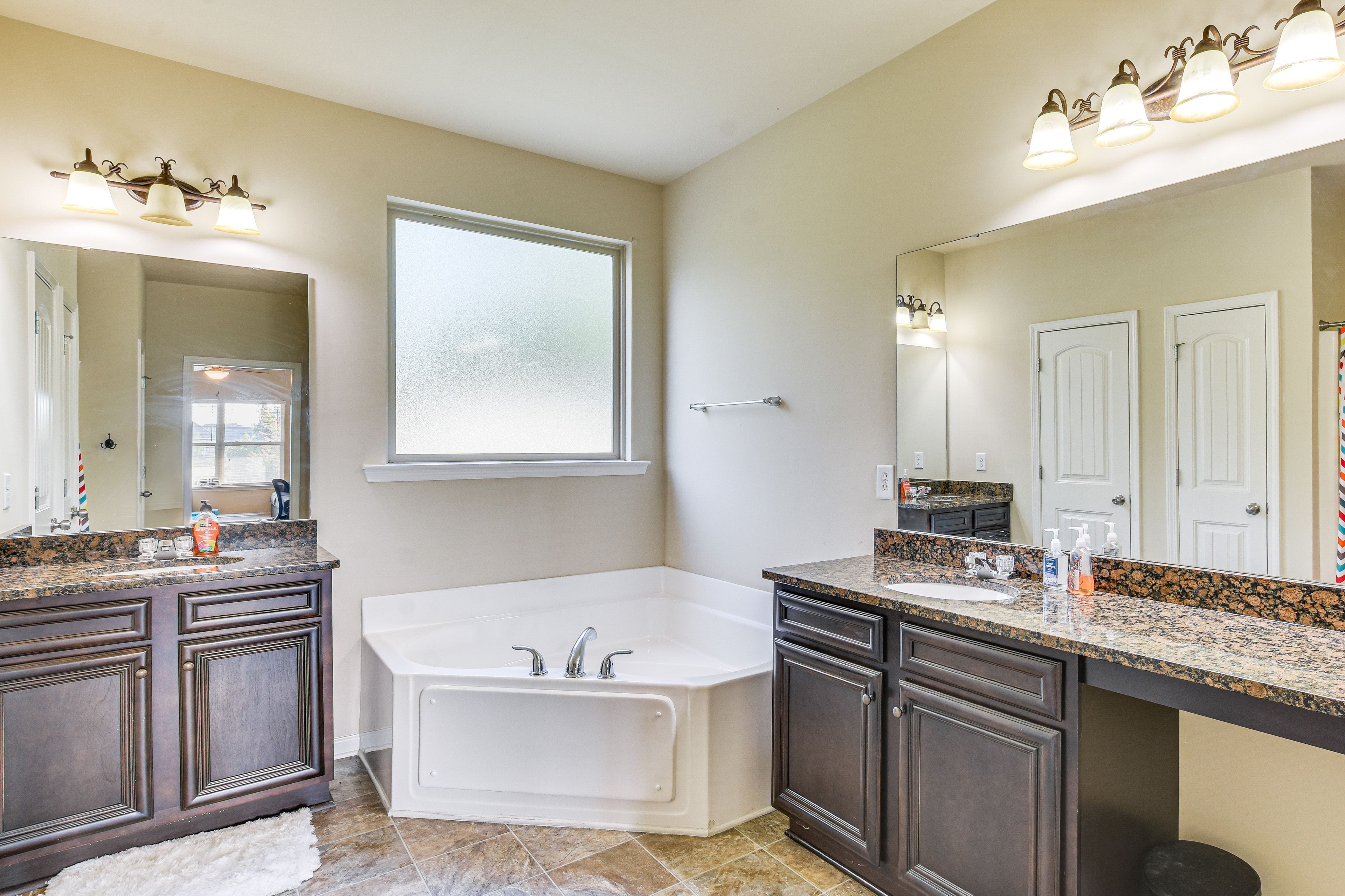 Full Bathroom | 1st Floor