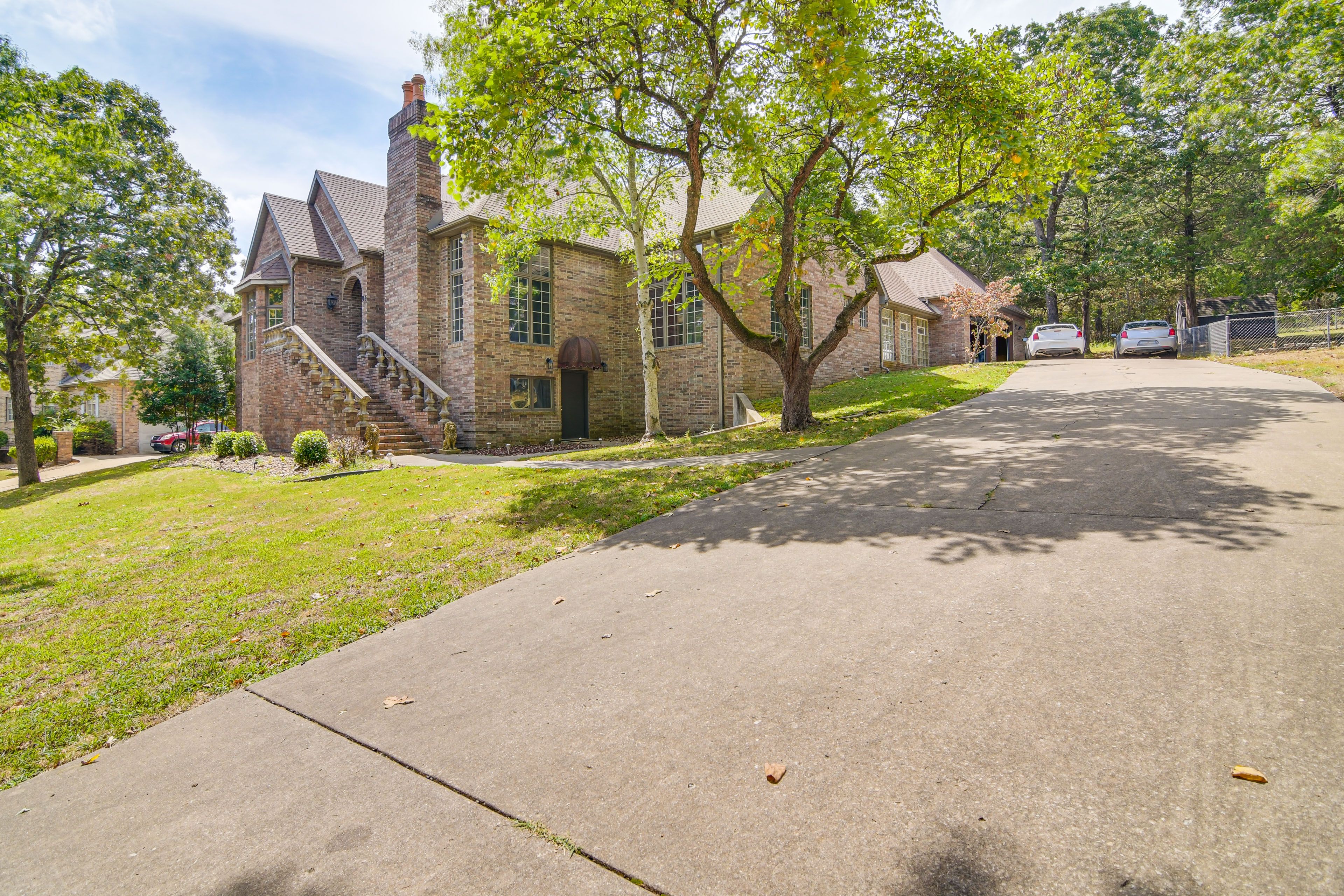 Parking | Shared Driveway (1 Vehicle) | Free Street Parking (1 Vehicle)