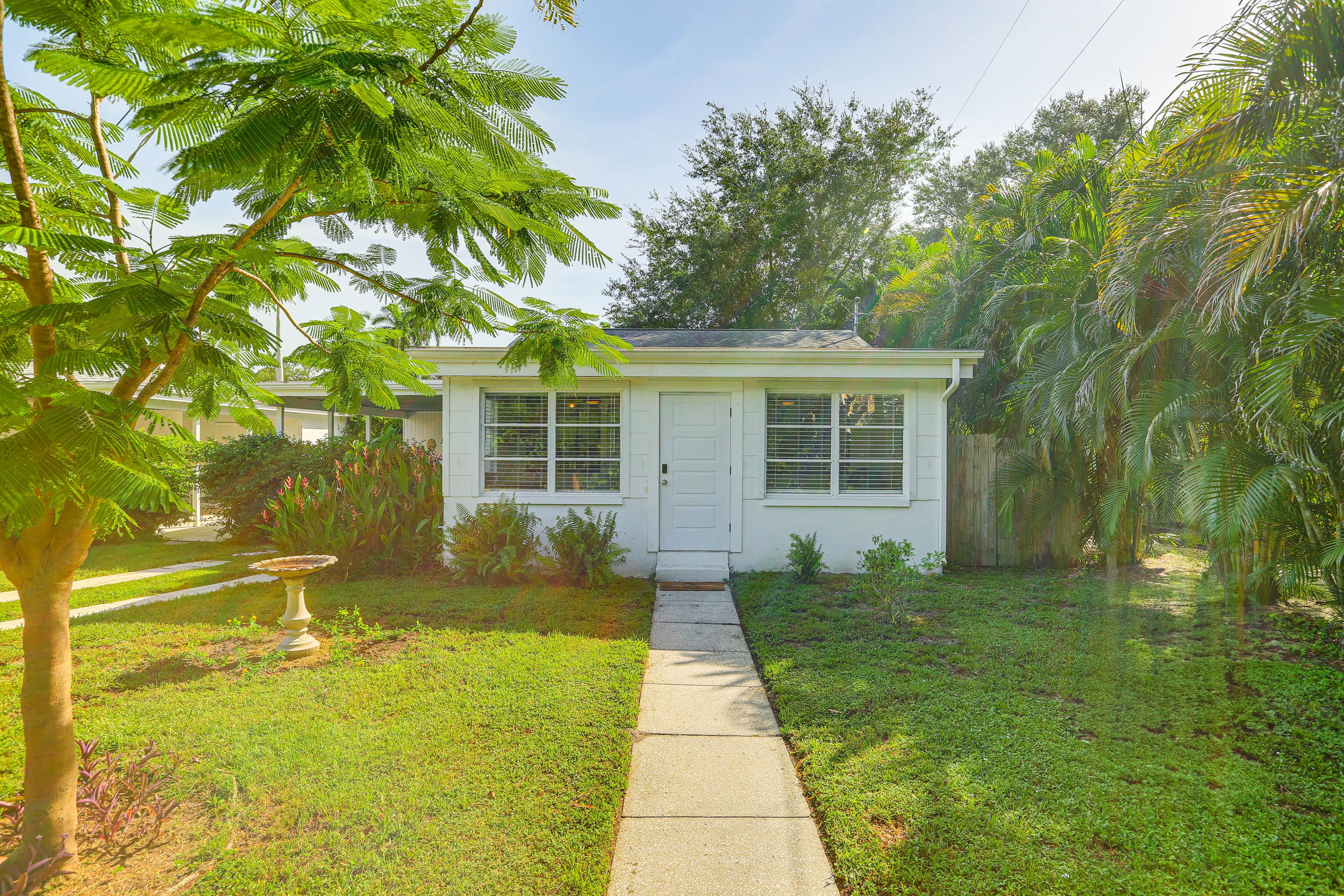 Fort Myers Vacation Rental | 1BR | 1BA | 1,000 Sq Ft | Stairs Required