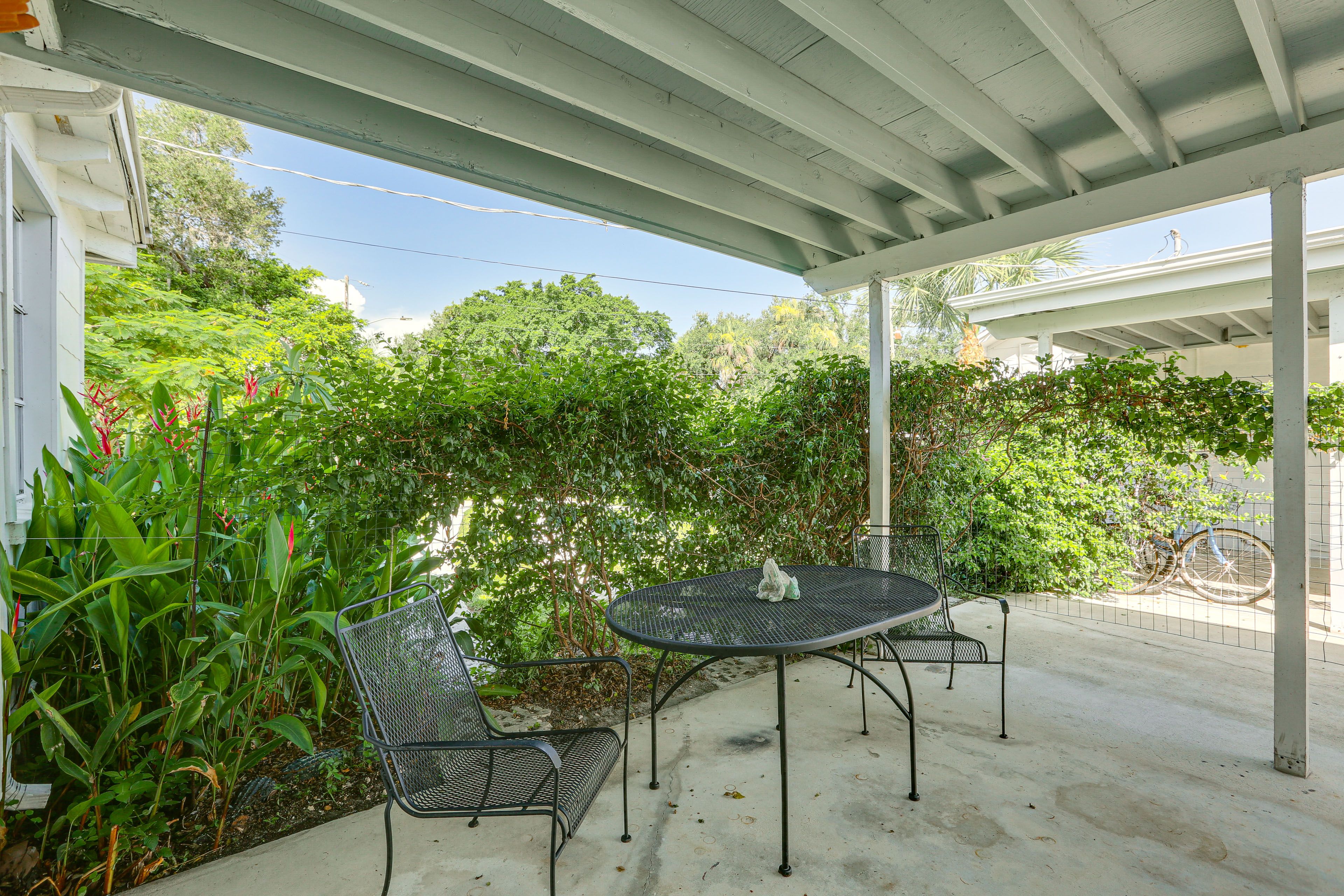 Covered Patio | Gas Grill | Outdoor Dining Area