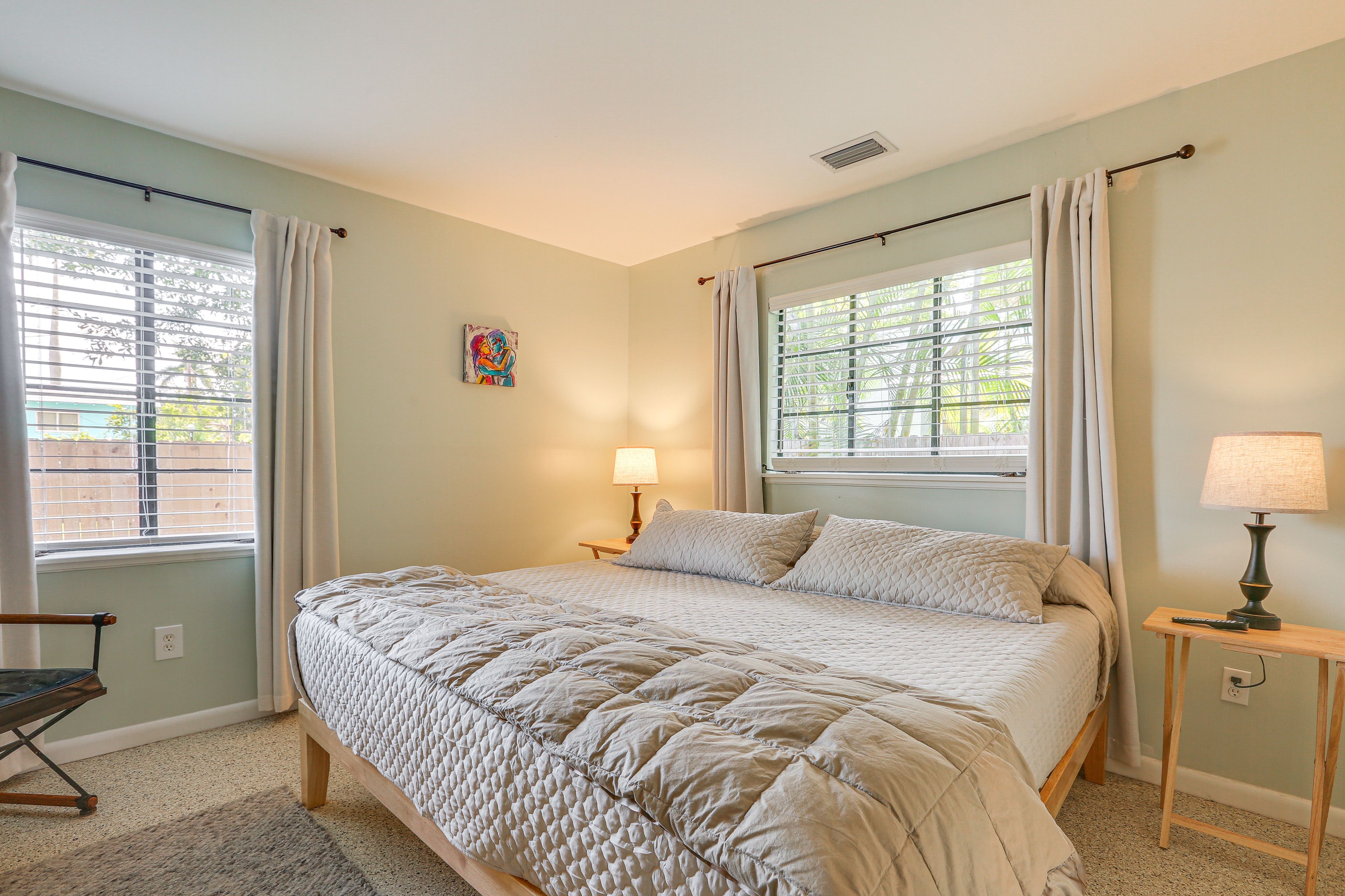 Bedroom | Queen Bed | Linens Provided | Smart TV | En-Suite Bathroom