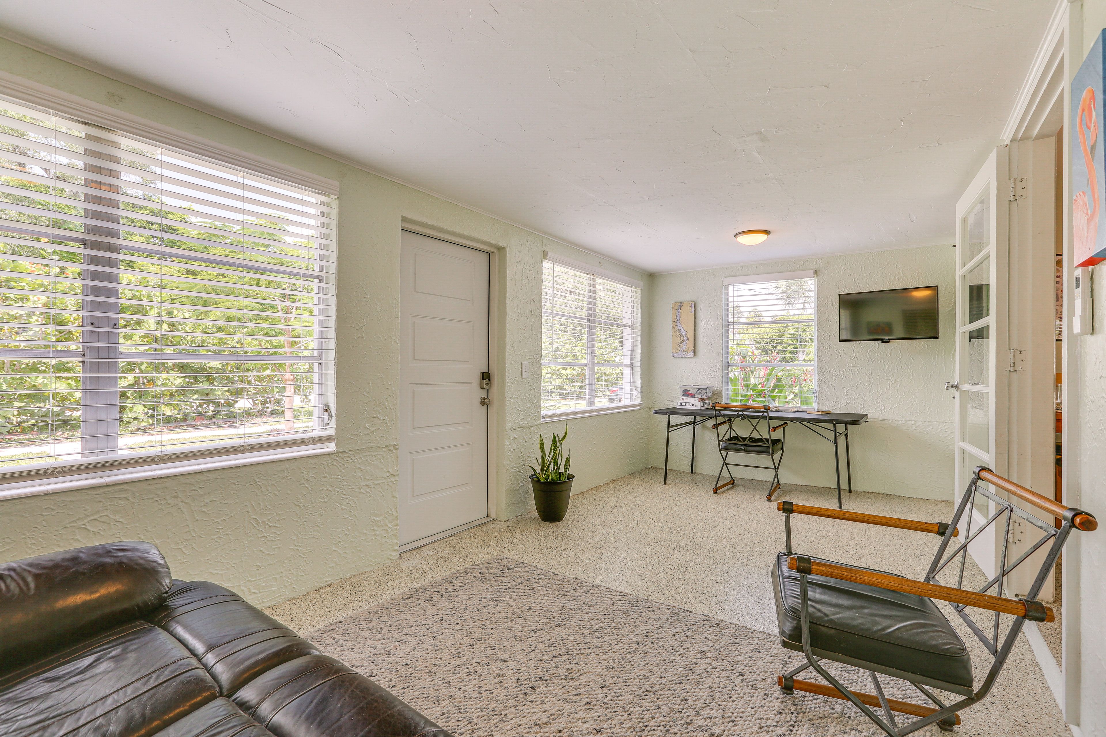 Sunroom | Smart TV | Board Games