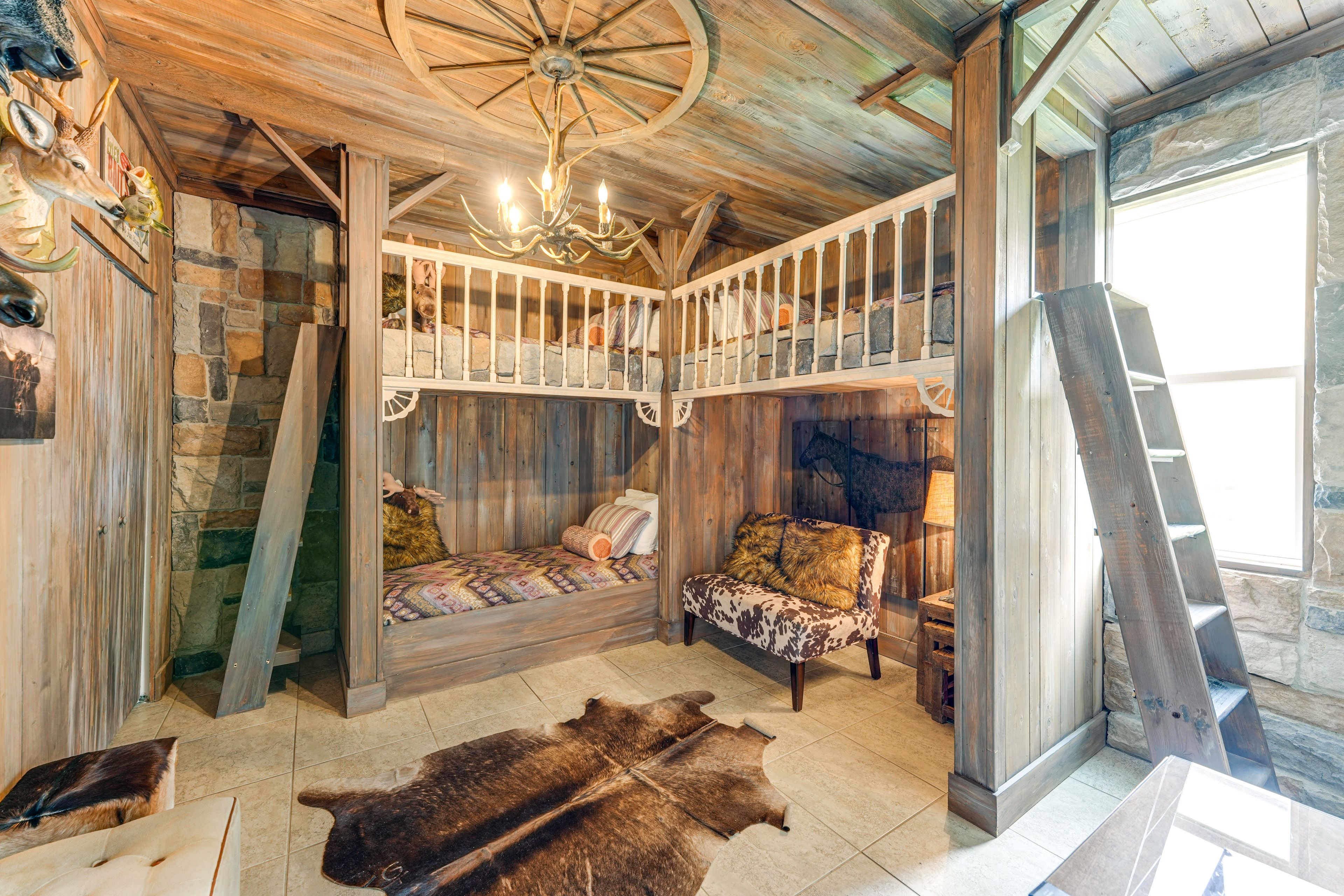 Bedroom 3 | Twin Bunk Bed | Lofted Twin Bed | 1st Floor