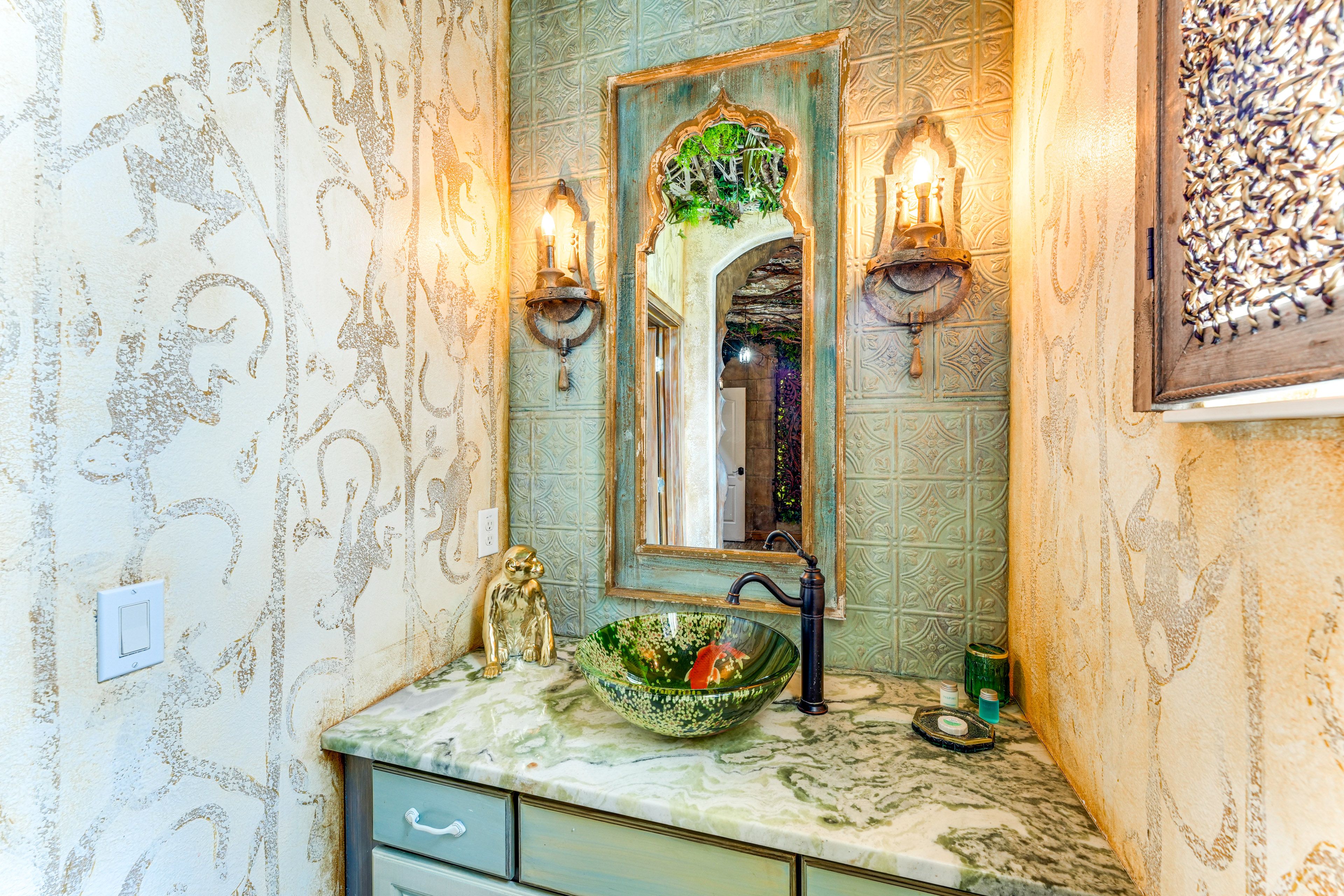 En-Suite Bathroom | 2nd Floor