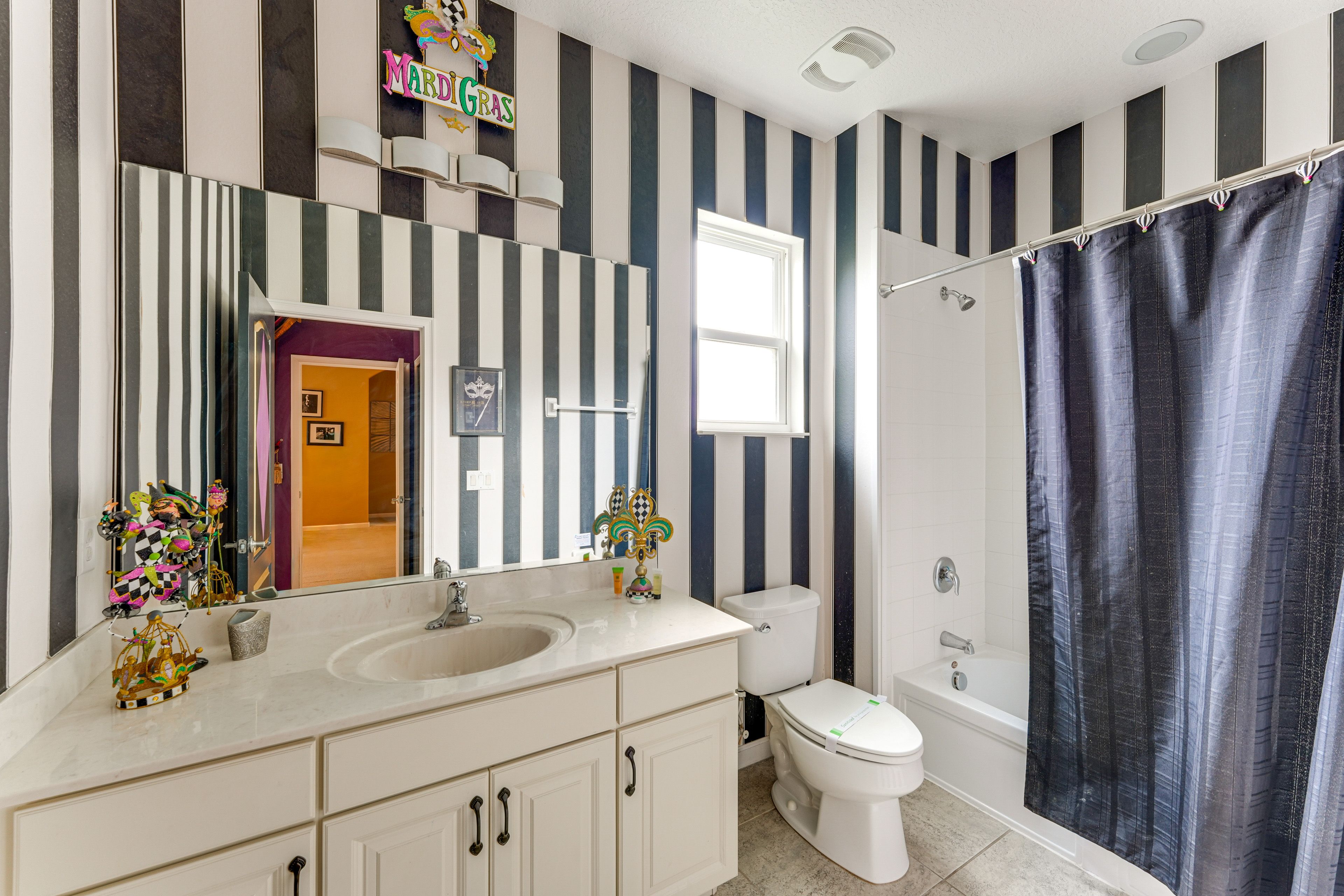 En-Suite Bathroom | 2nd Floor