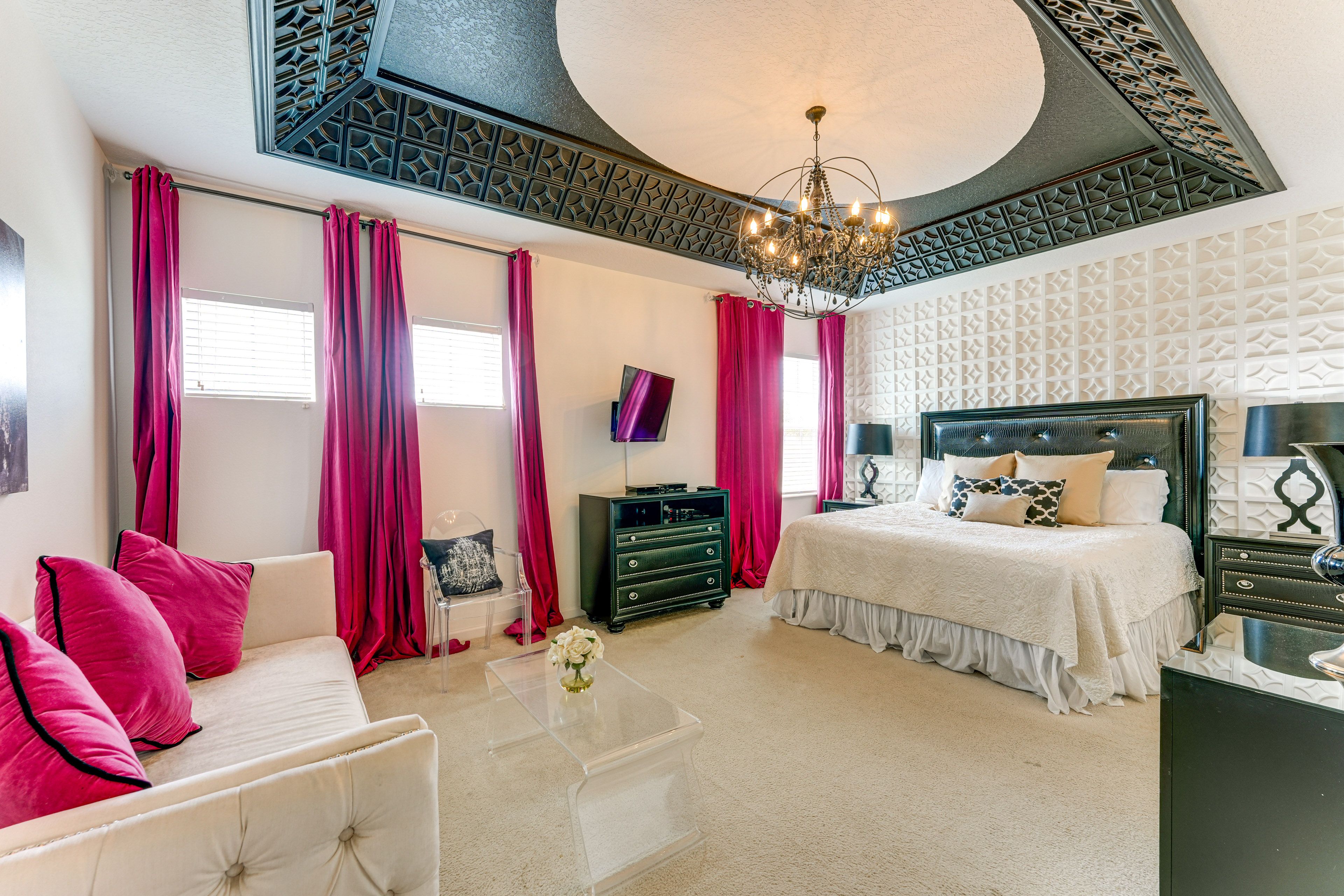 Bedroom 2 | King Bed | 2nd Floor