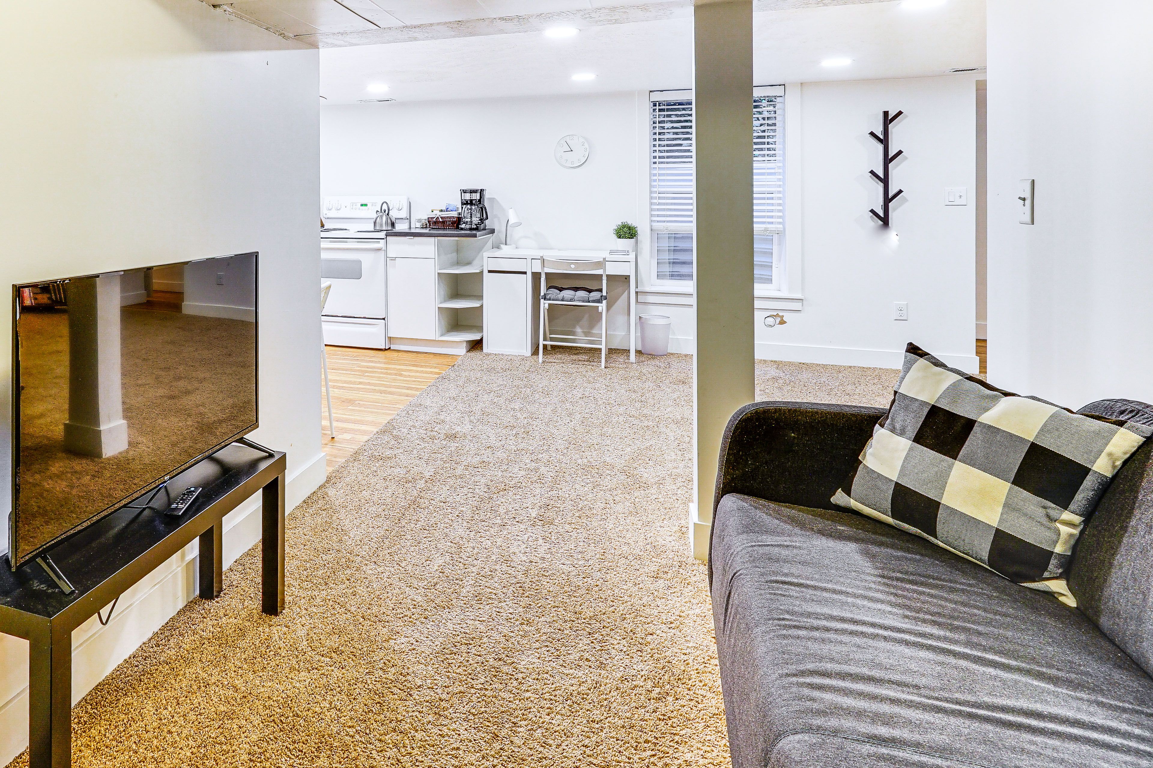 Living Room | Central A/C & Heating | Free WiFi | Books | Snow Gear Storage