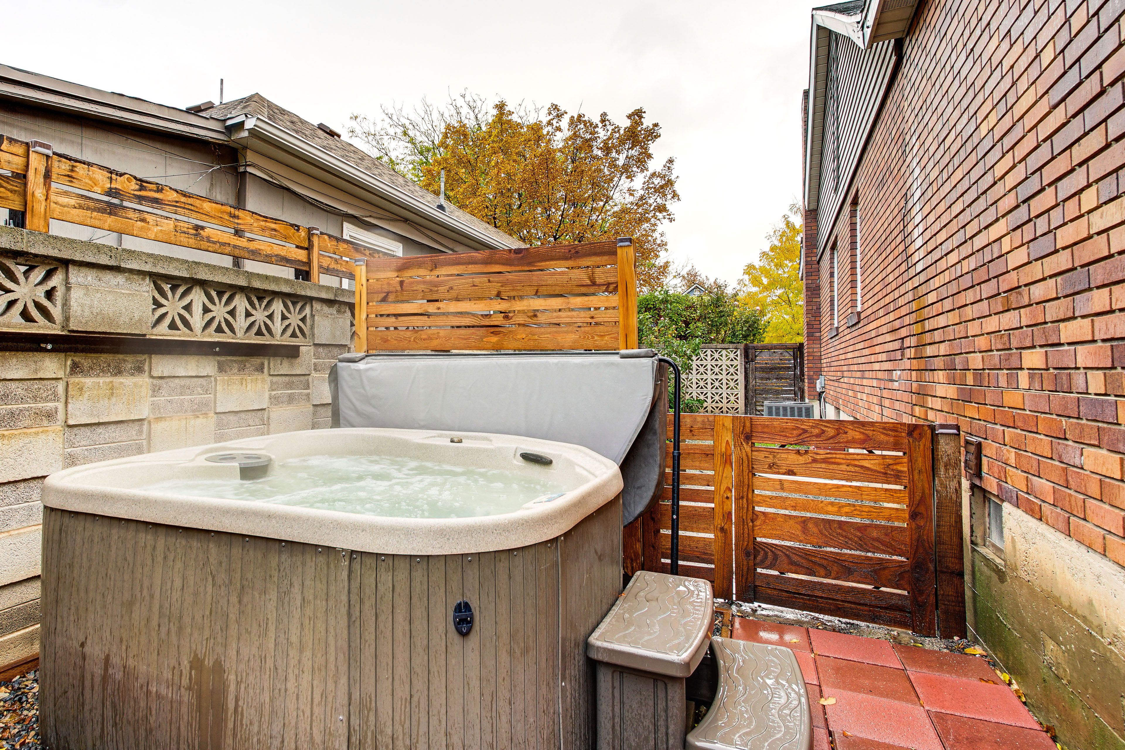 Shared Patio | Hot Tub