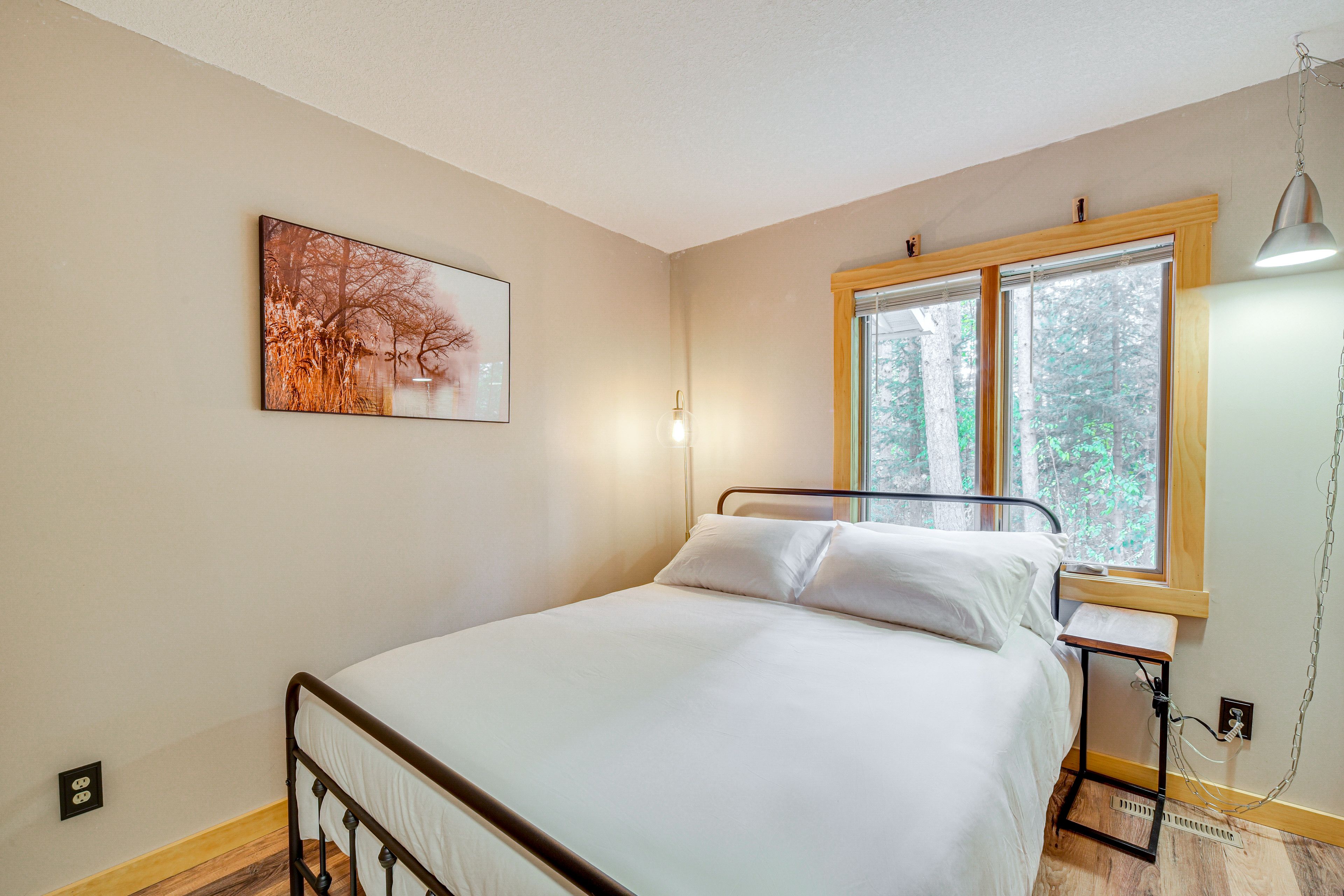 Bedroom 2 | Queen Bed