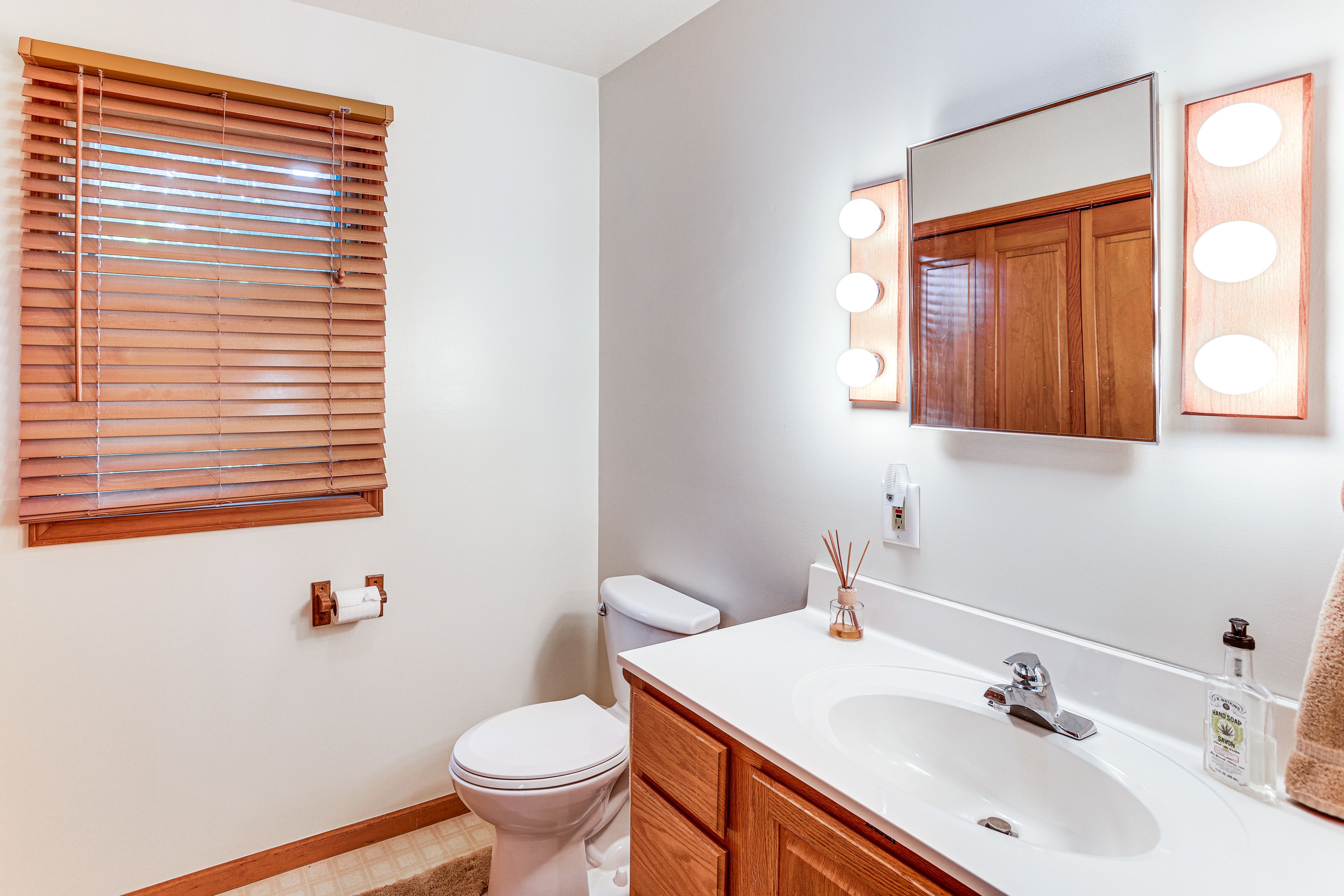 Half Bathroom | 1st Floor