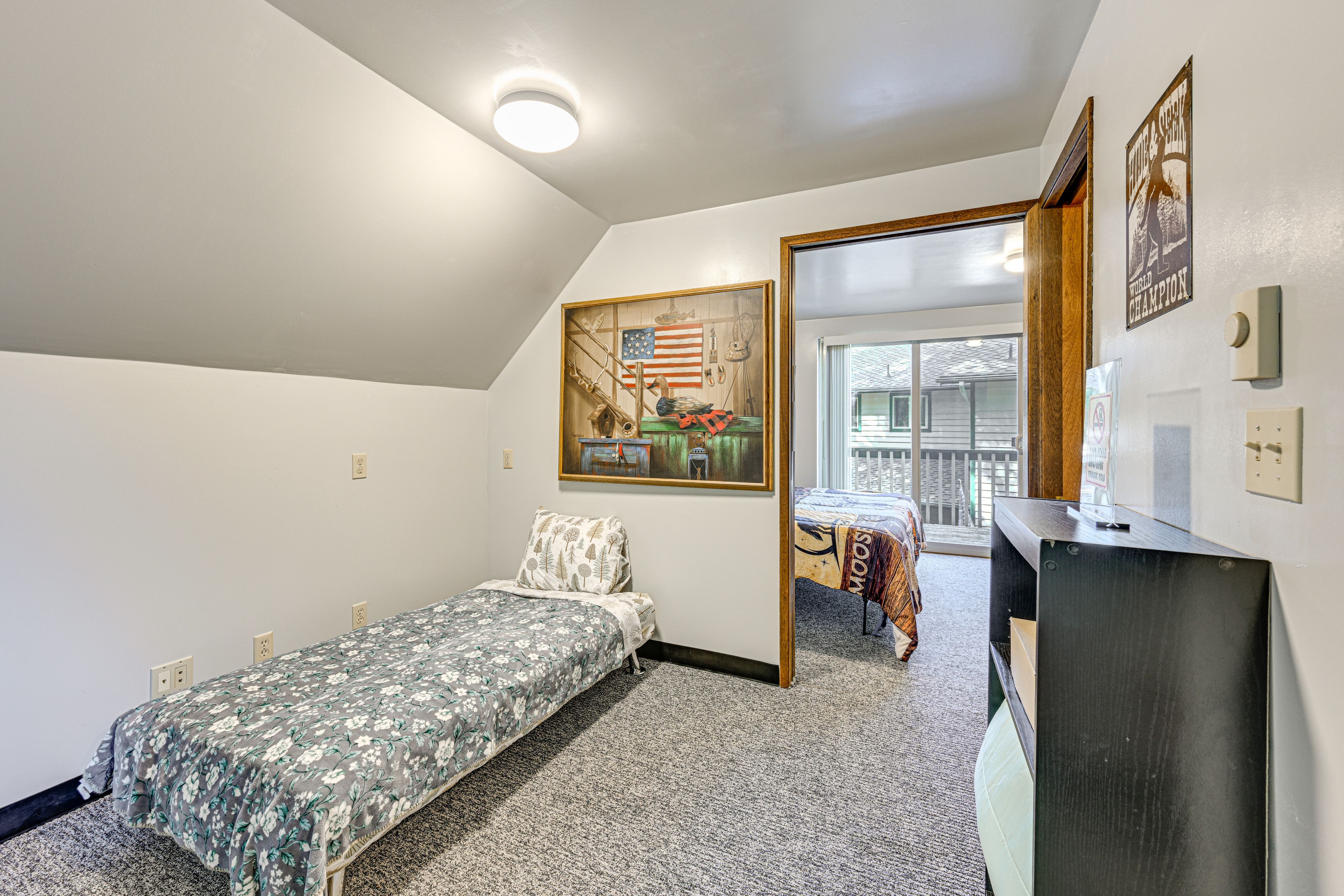 Loft | Twin Futon | 2nd Floor