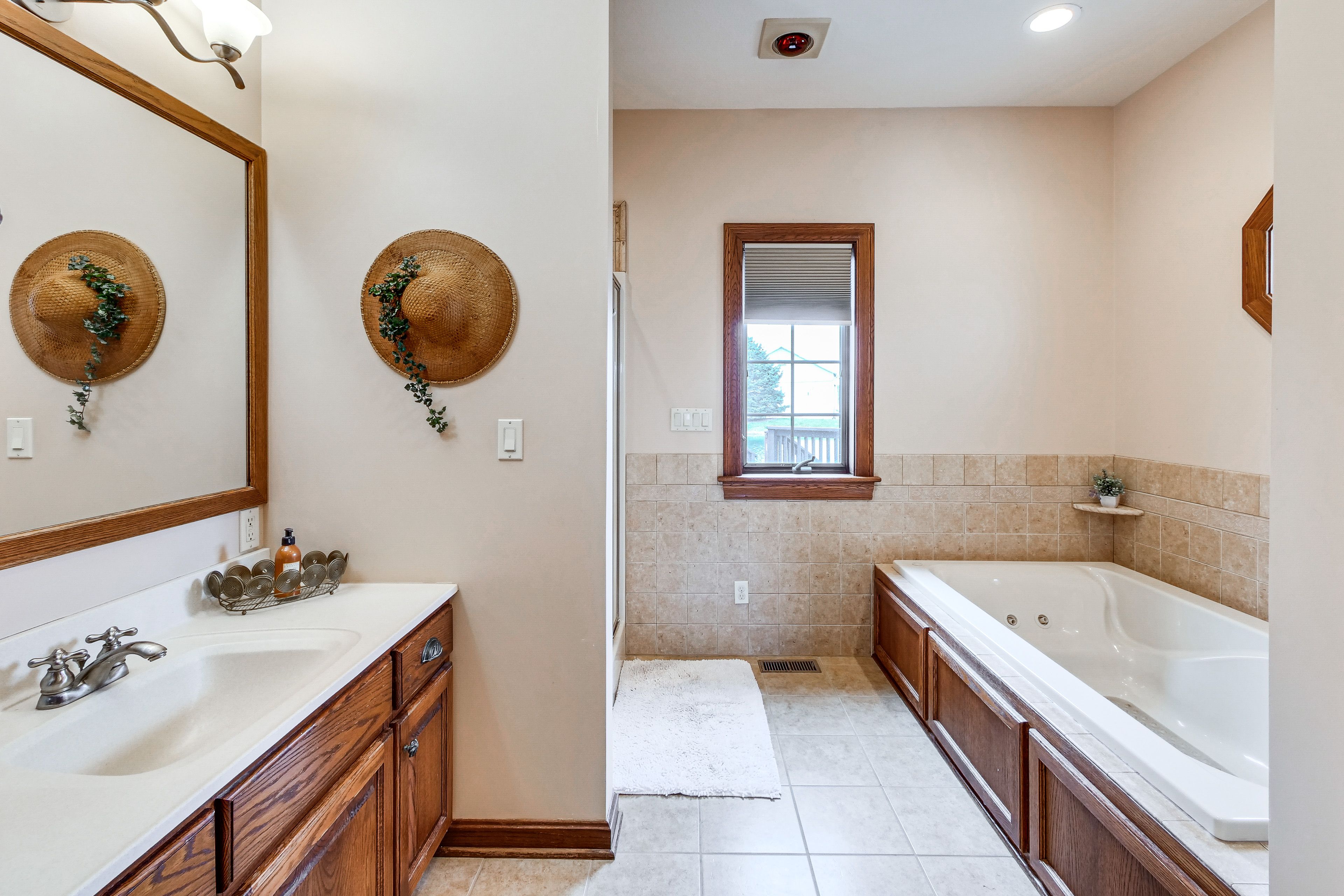Full Bathroom | 1st Floor