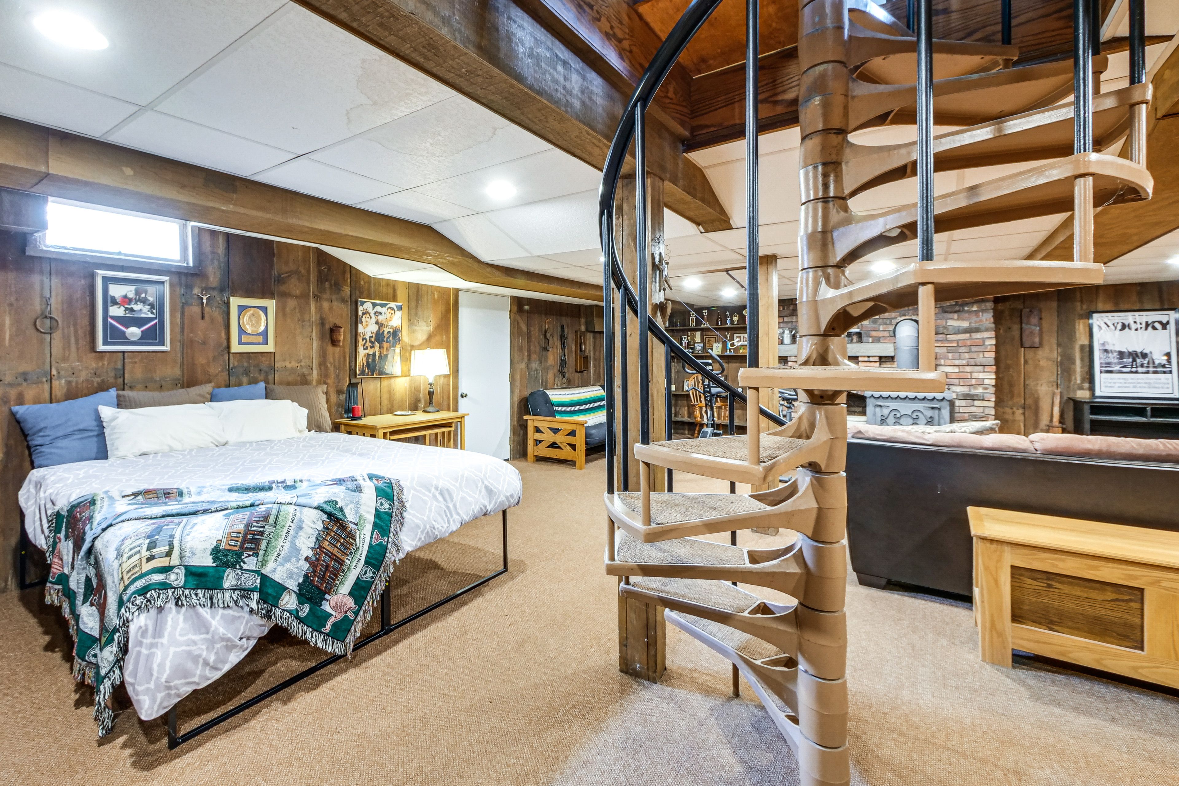 Living Room | Basement | King Bed | Full Futon