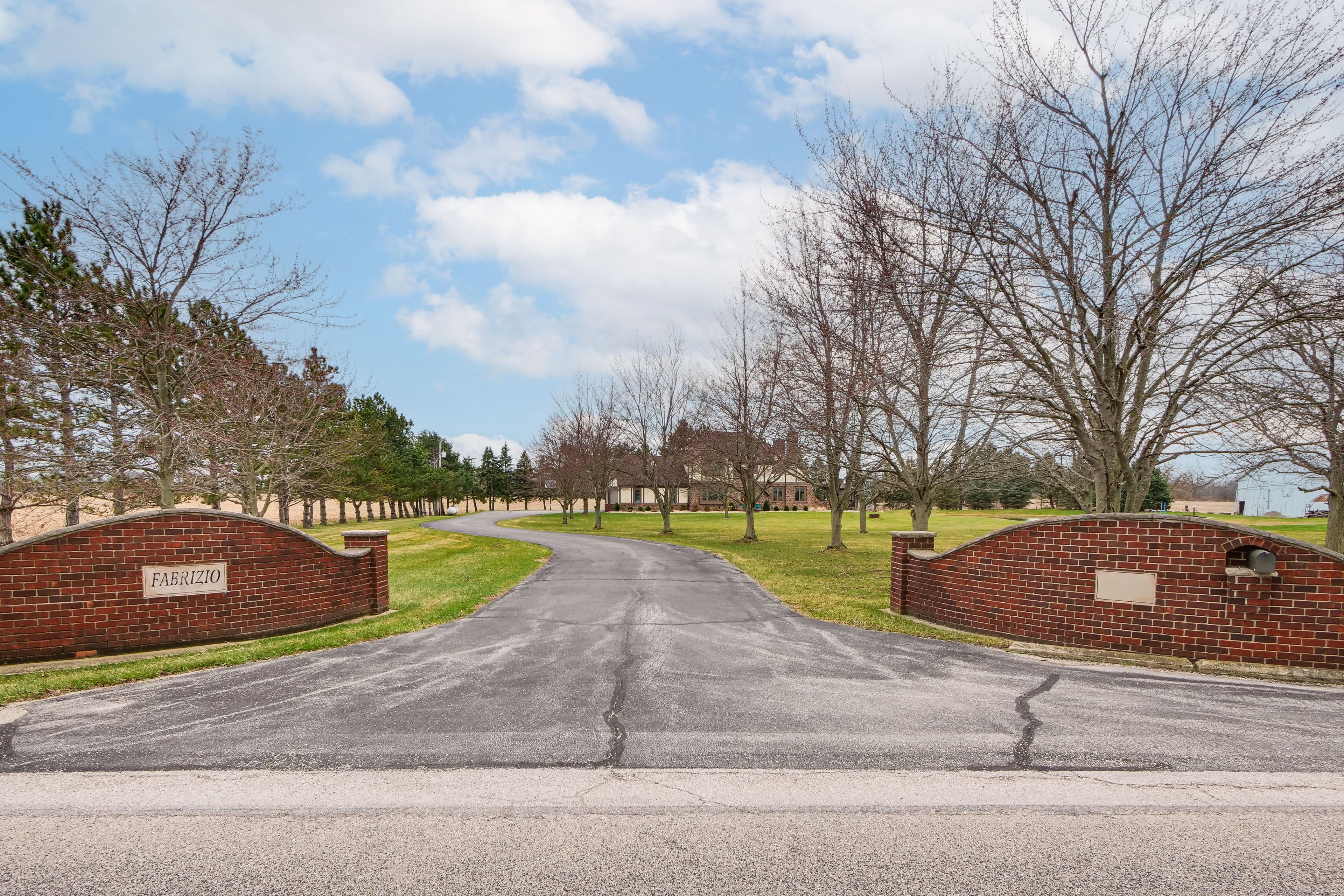 Parking | Garage (2 Vehicles) | Driveway (5 Vehicles)