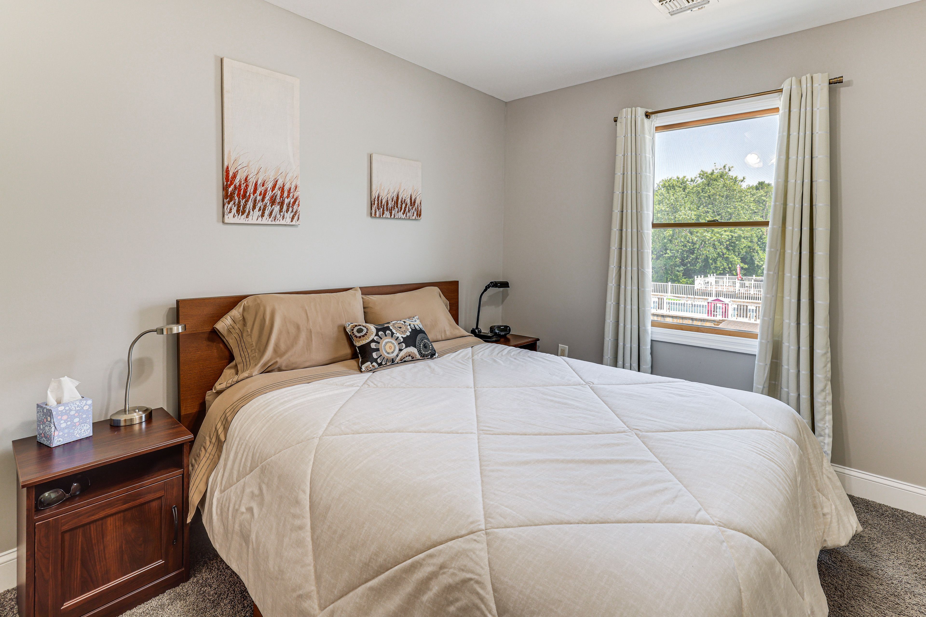 Bedroom 2 | 2nd Floor | Queen Bed