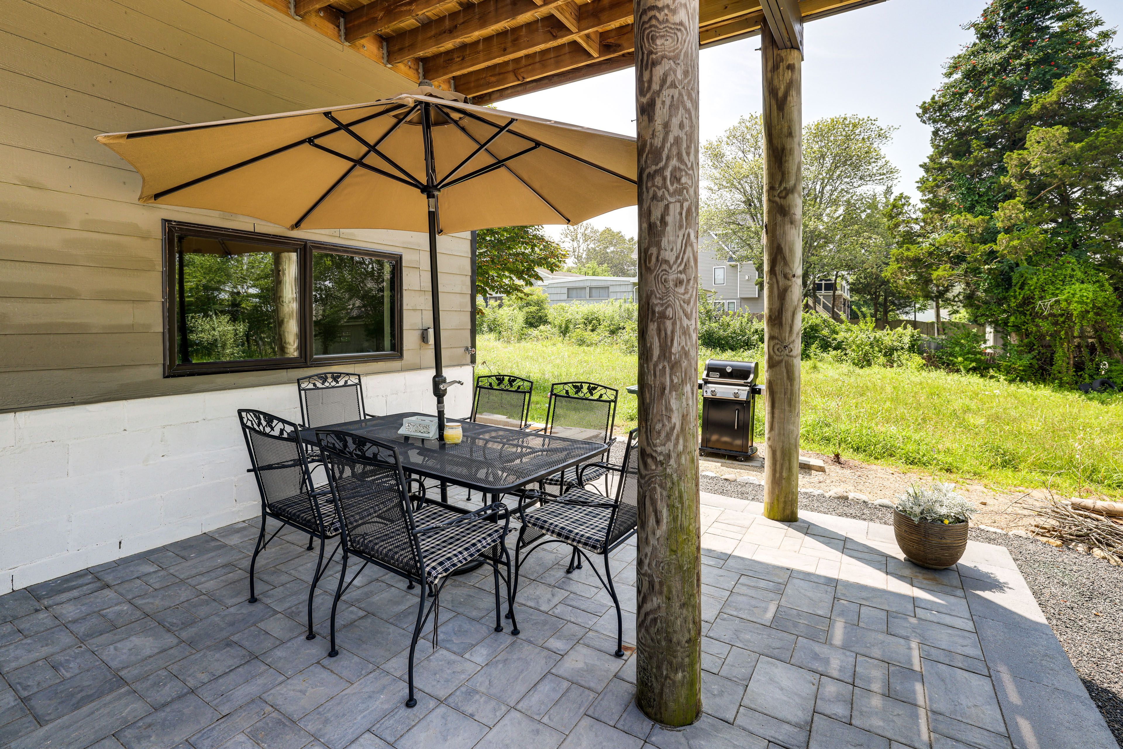 Covered Patio | Outdoor Dining | Gas Grill