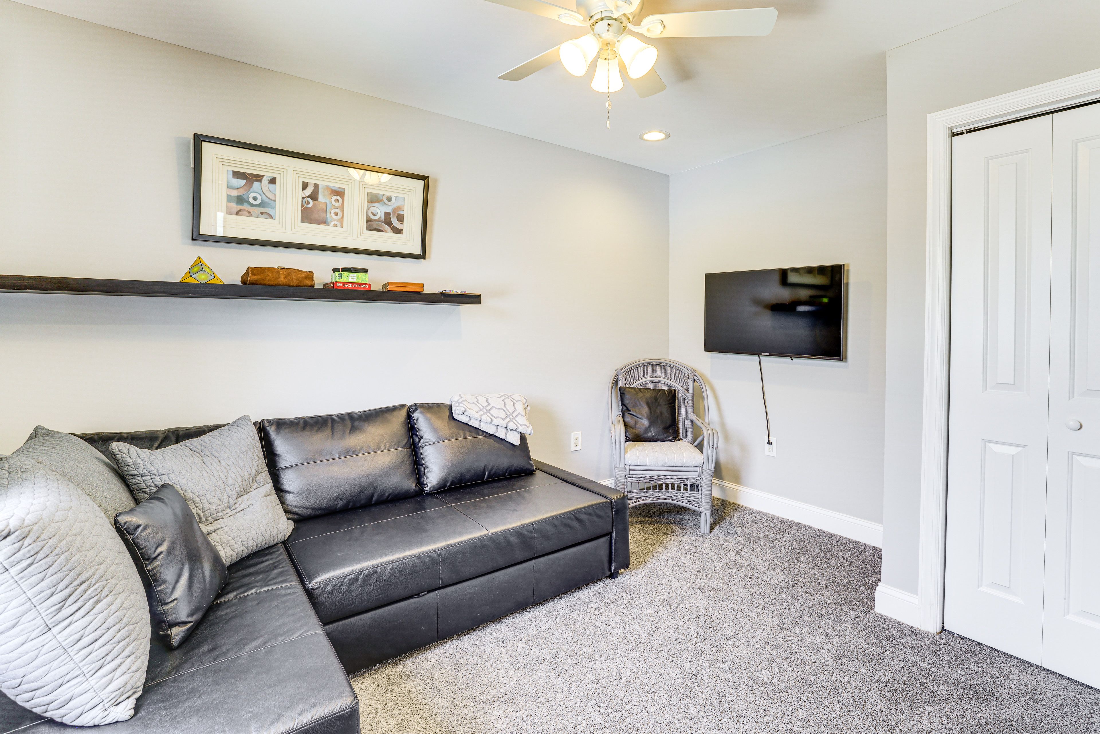 Bedroom 3 | 2nd Floor | 1 Full Sleeper Sofa | Smart TV