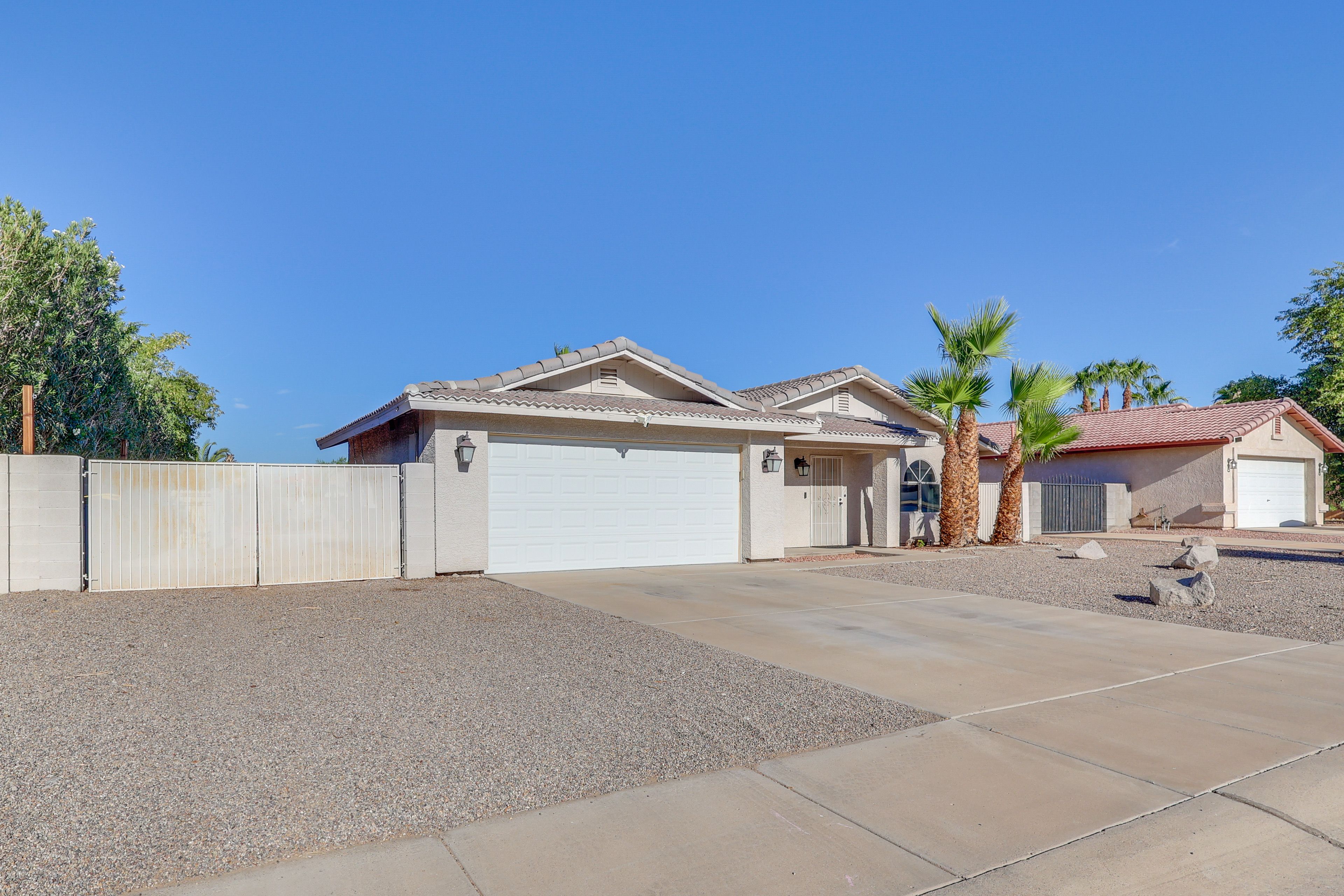 Home Exterior | Parking | Garage (1 Vehicle) | Driveway (2 Vehicles)