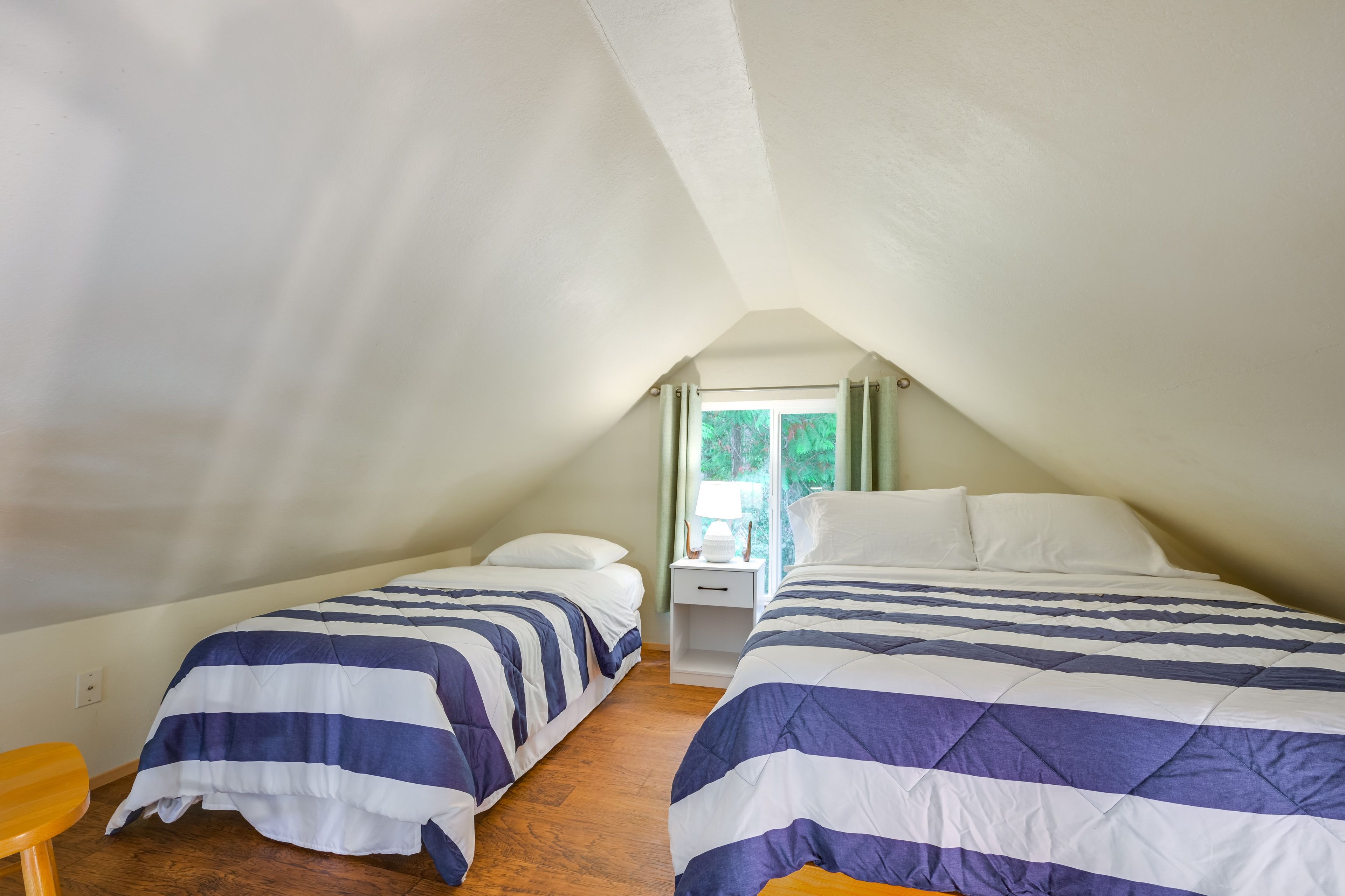 Studio | Queen Bed | Twin Bed | Loft