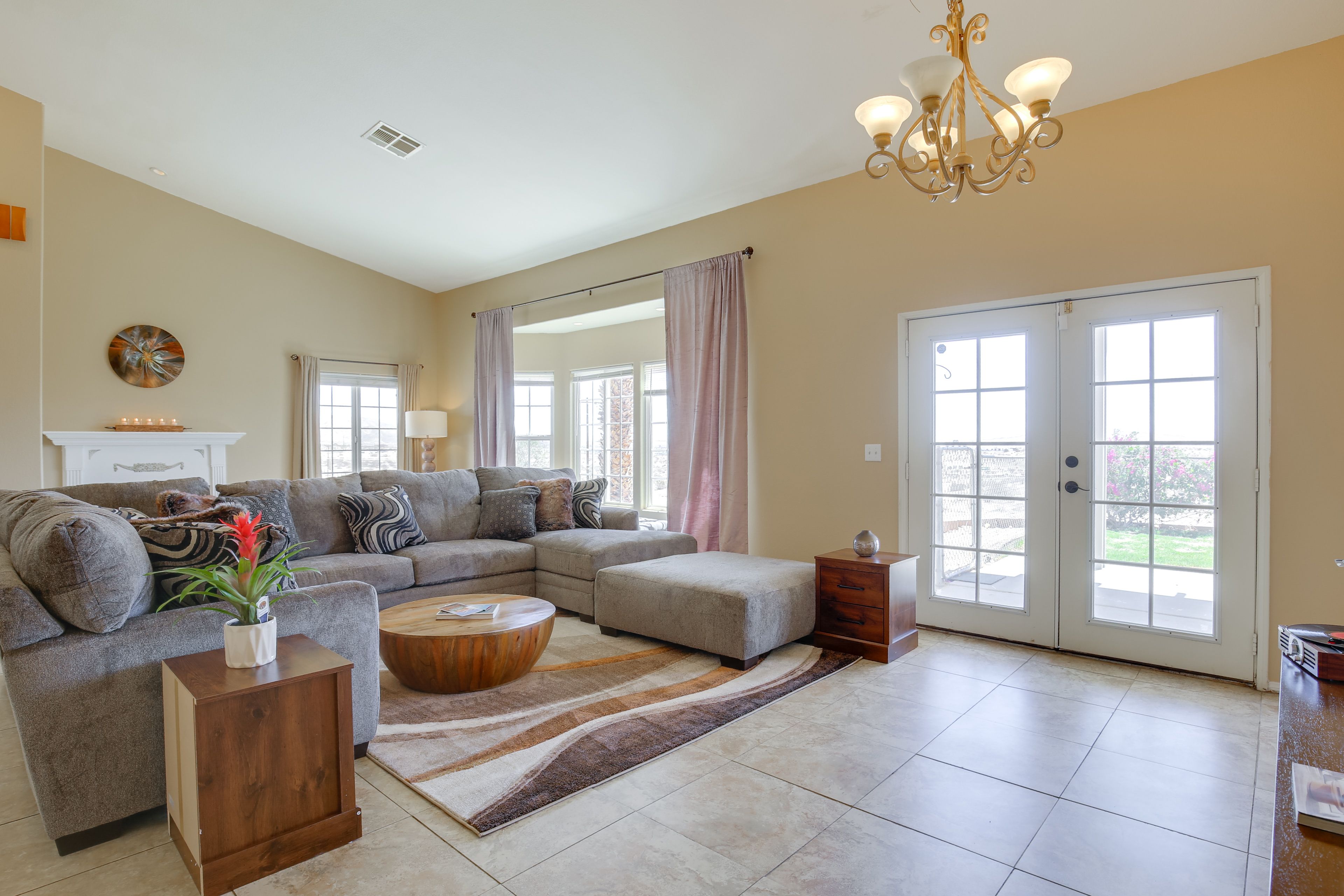 Living Room | Smart TV