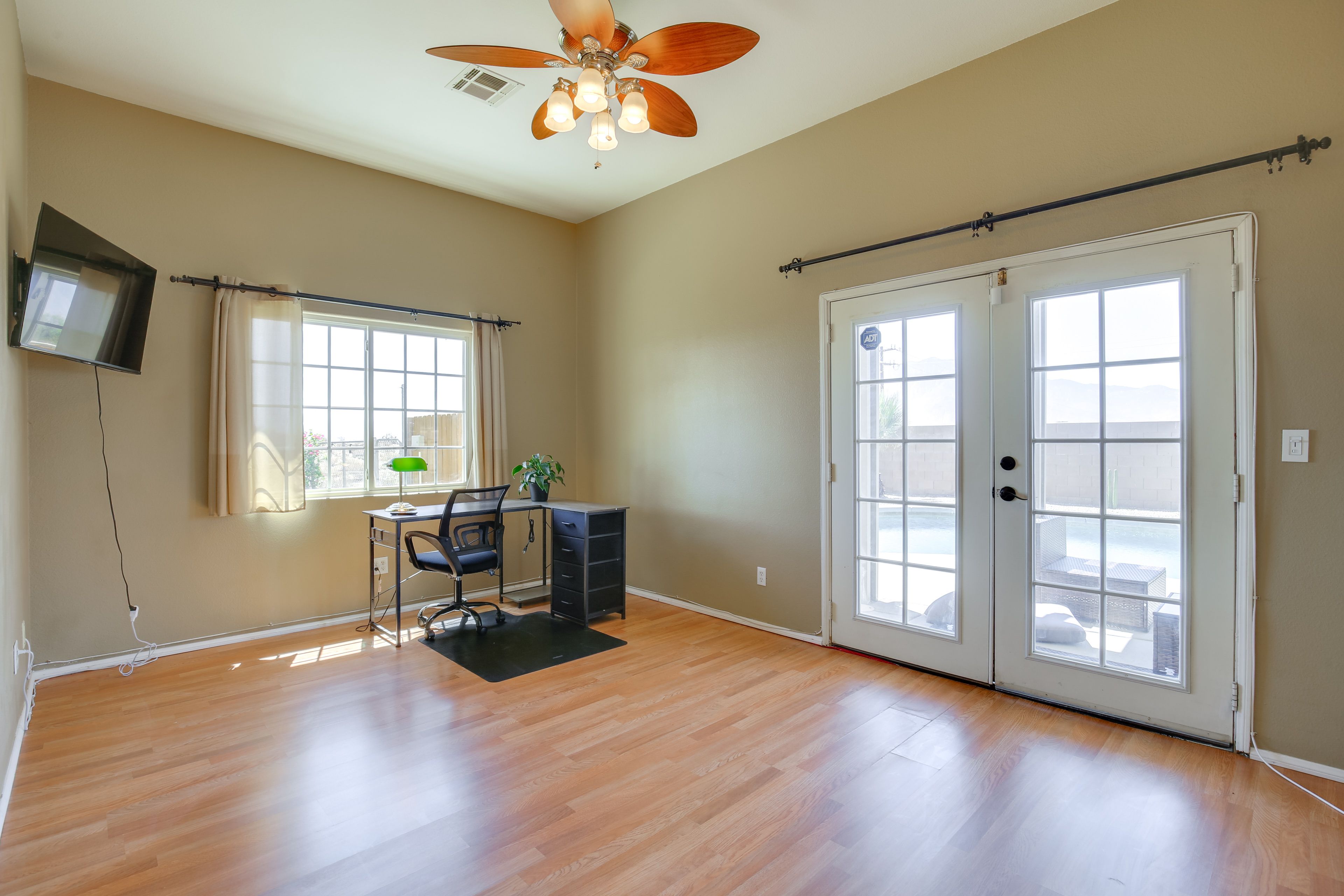 Private Office | Smart TV