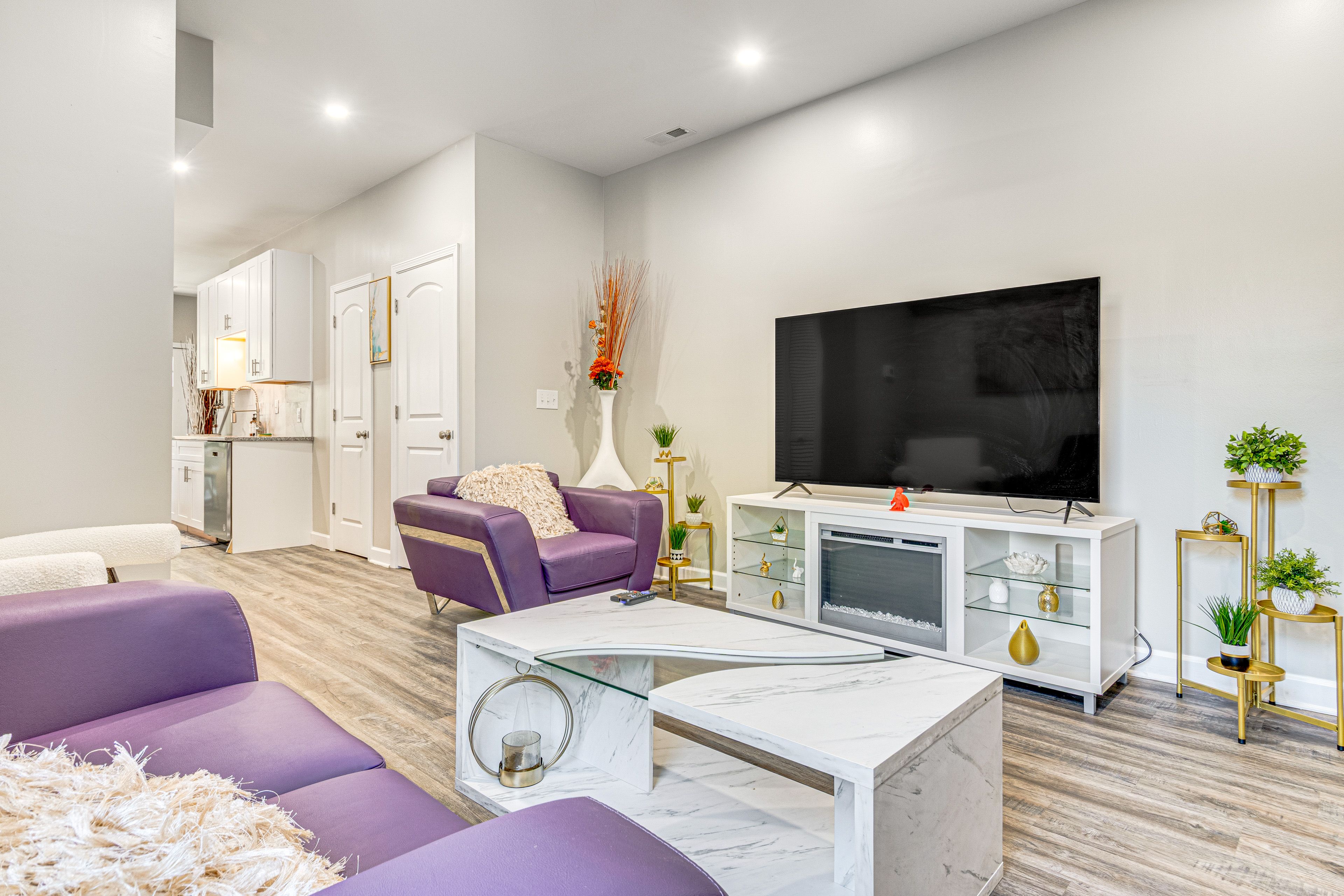 Indianapolis Vacation Rental | 2BR | 1.5BA | 585 Sq Ft | 2 Steps to Enter