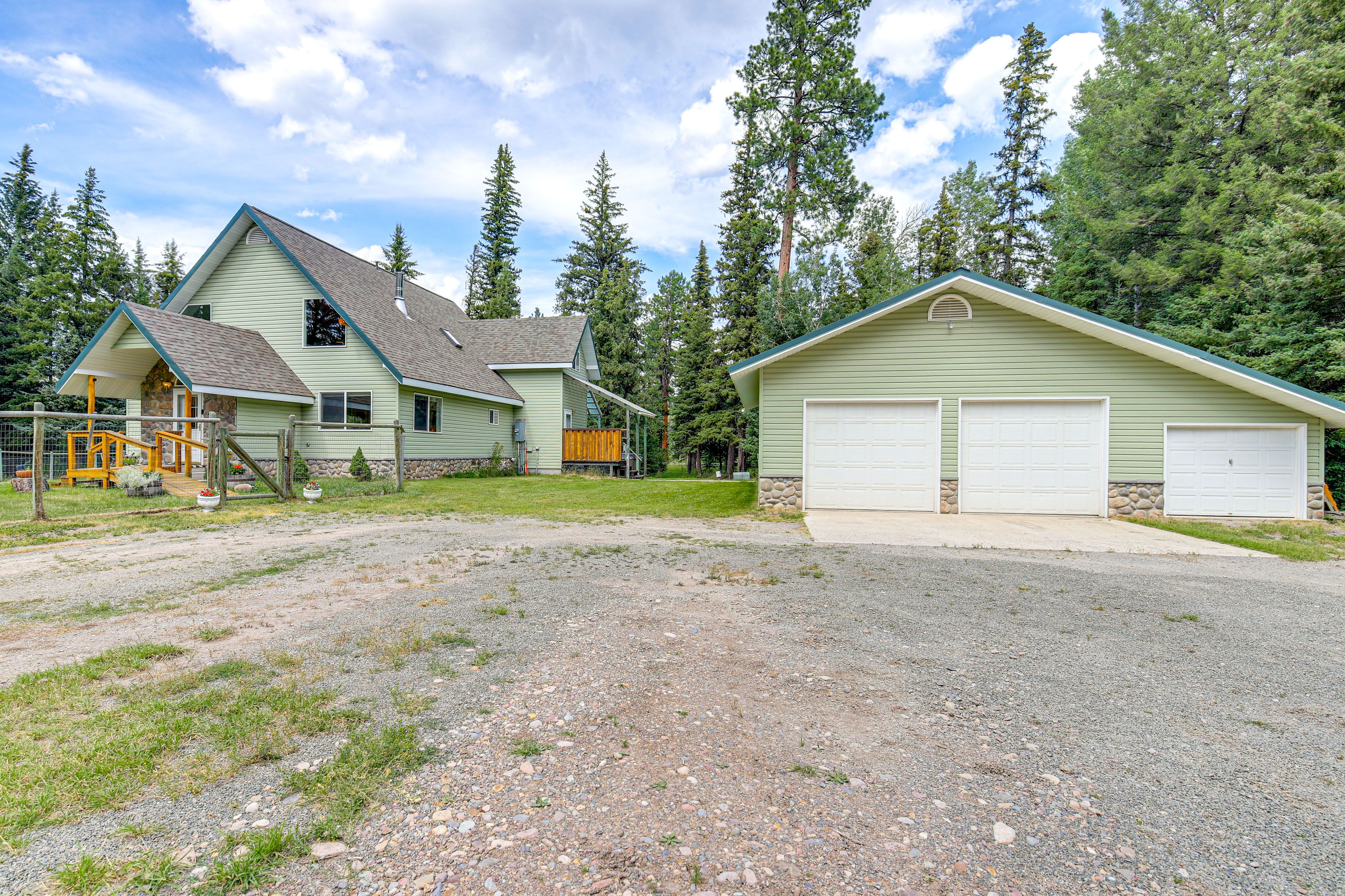 Parking | Driveway (4 Vehicles)