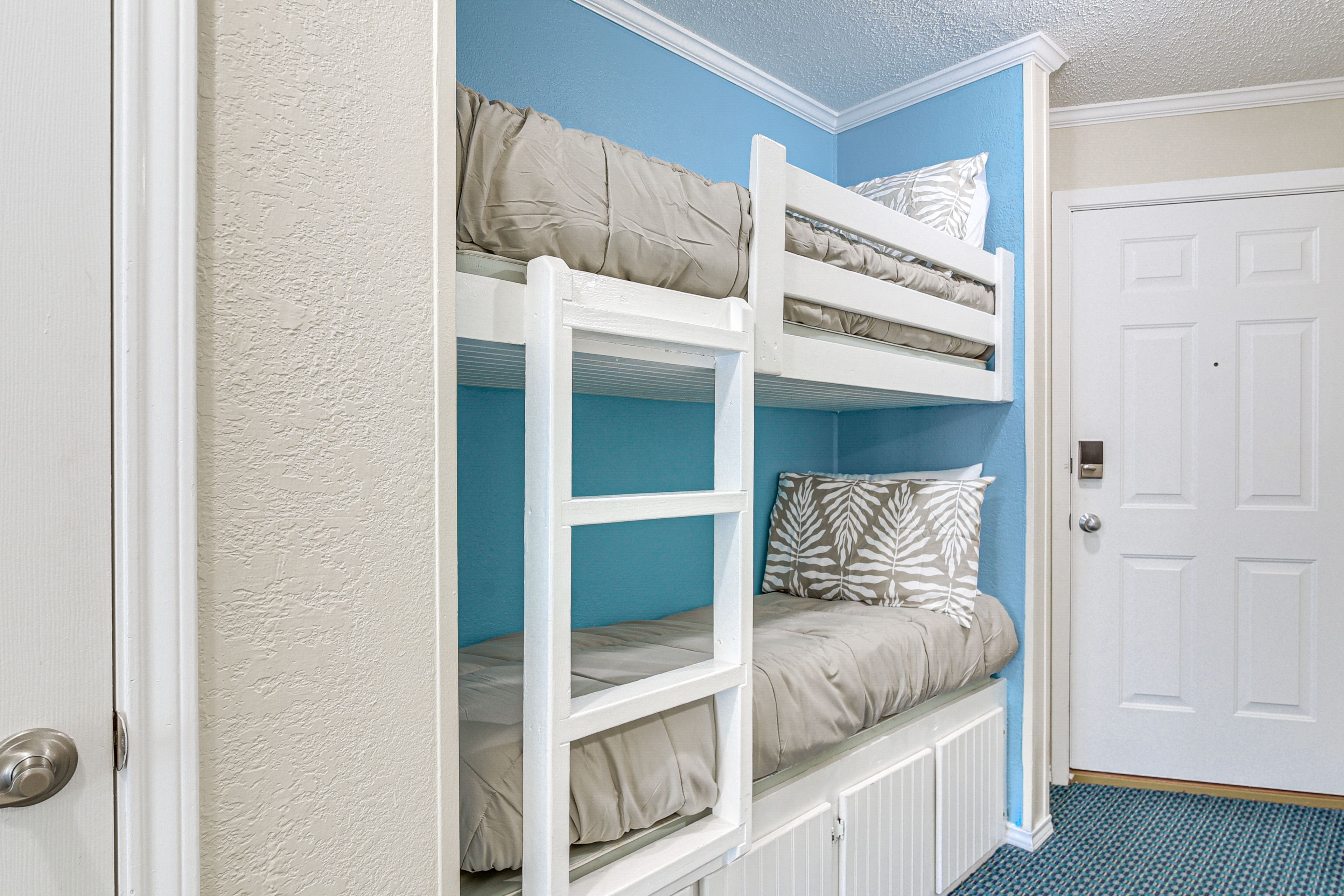 Sleeping Nook | Twin Bunk Bed