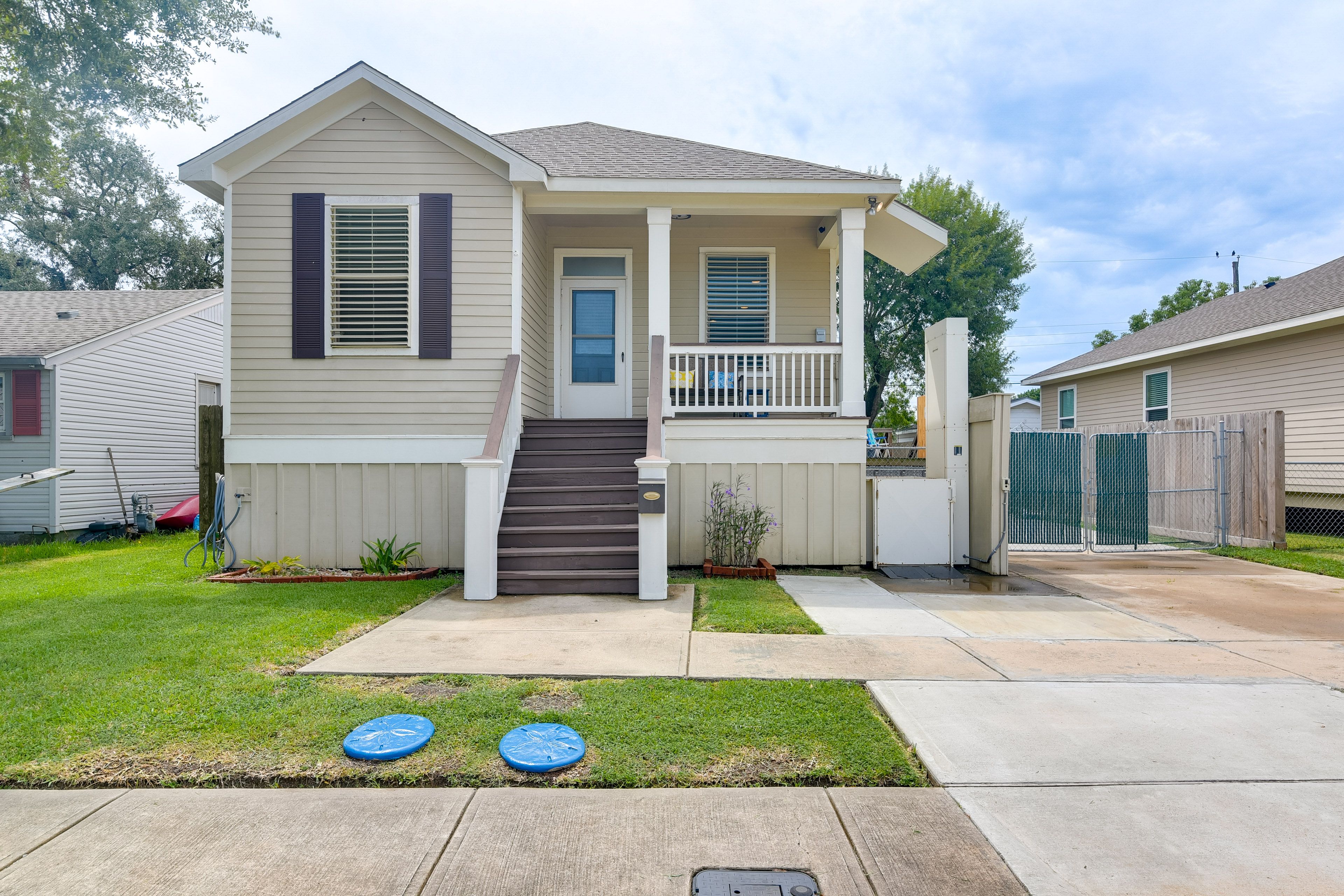 Exterior | Wheelchair Lift Available