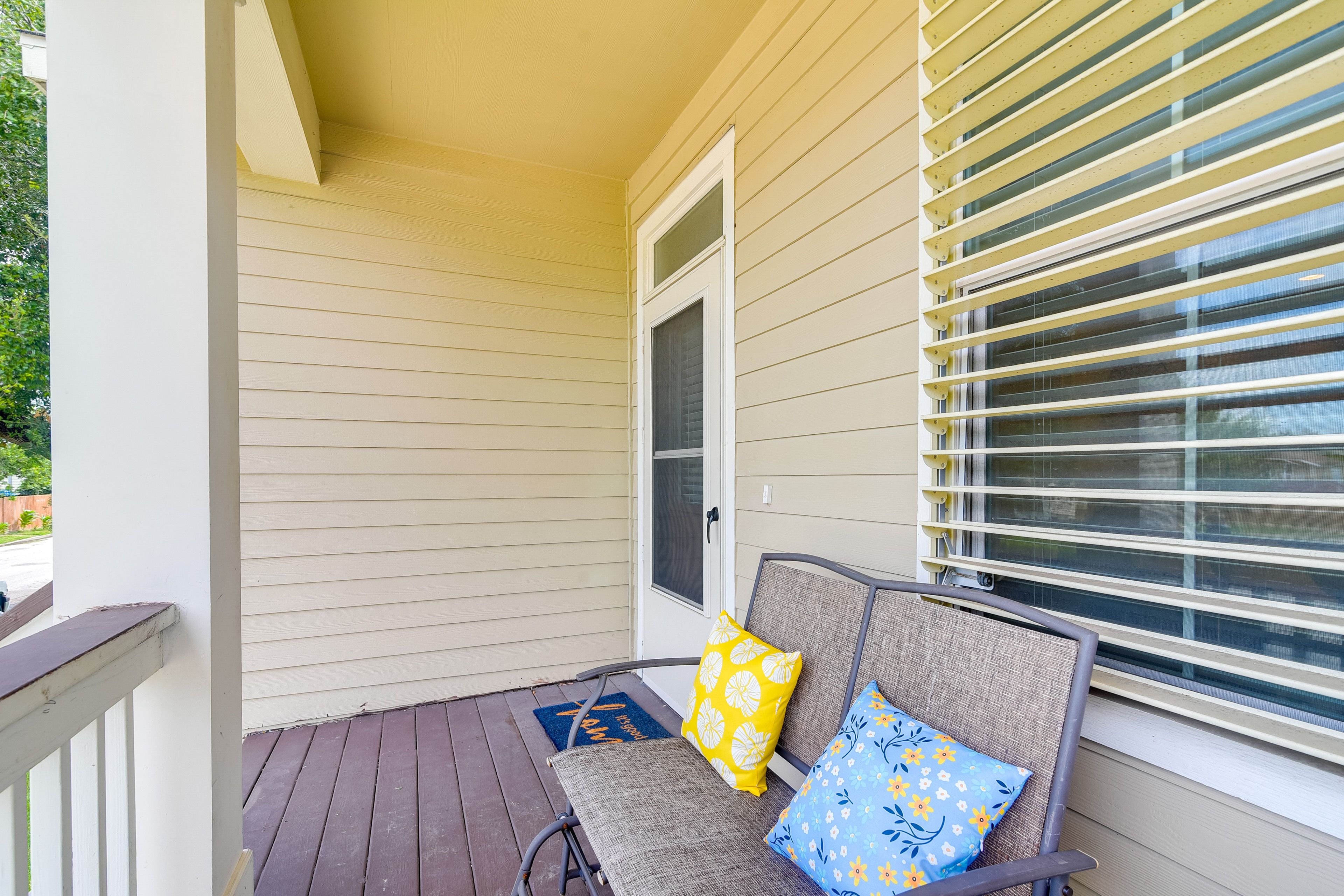 Front Porch | Entry | Wheelchair Lift
