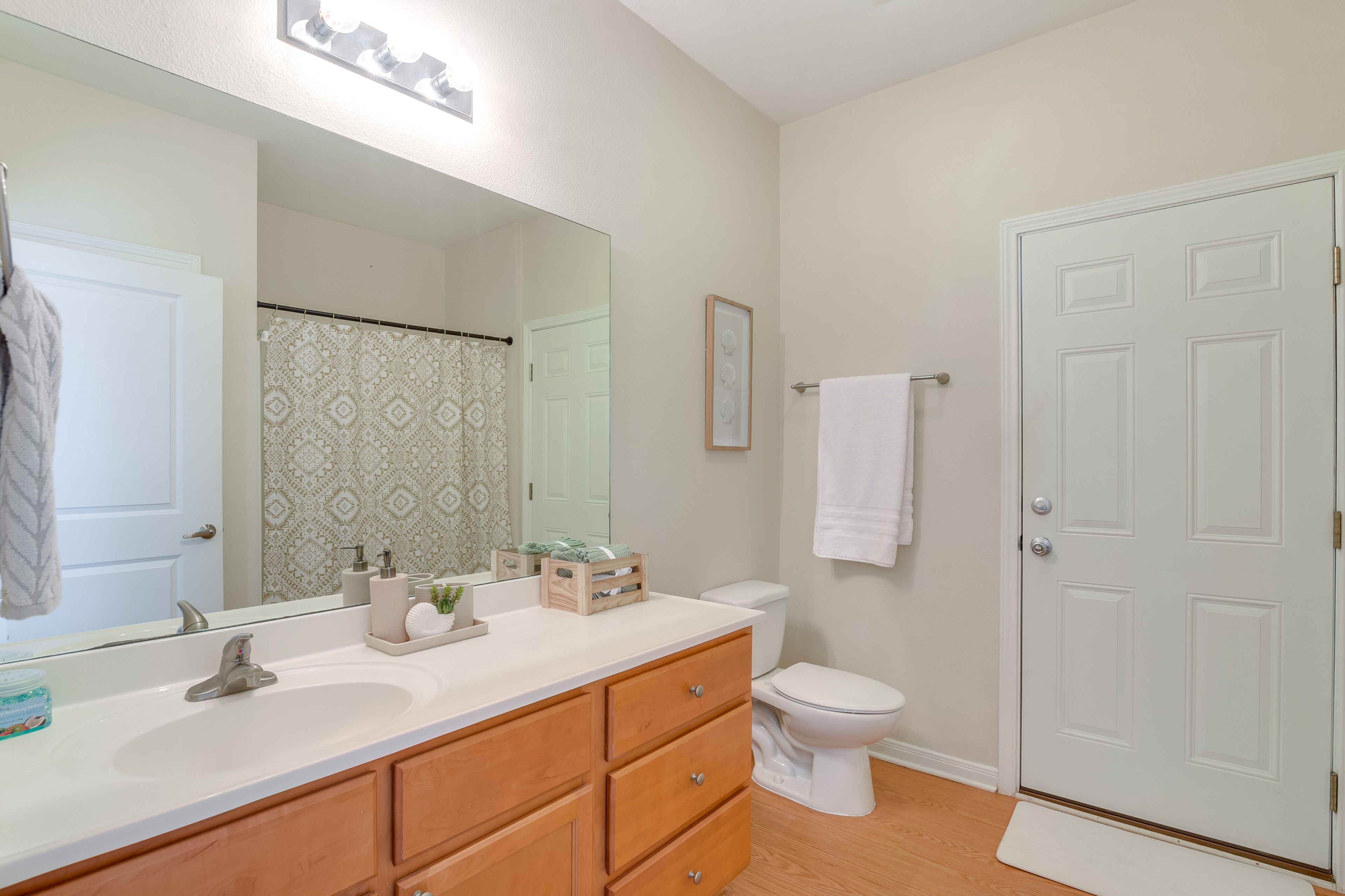 En-Suite Bathroom | Towels Provided