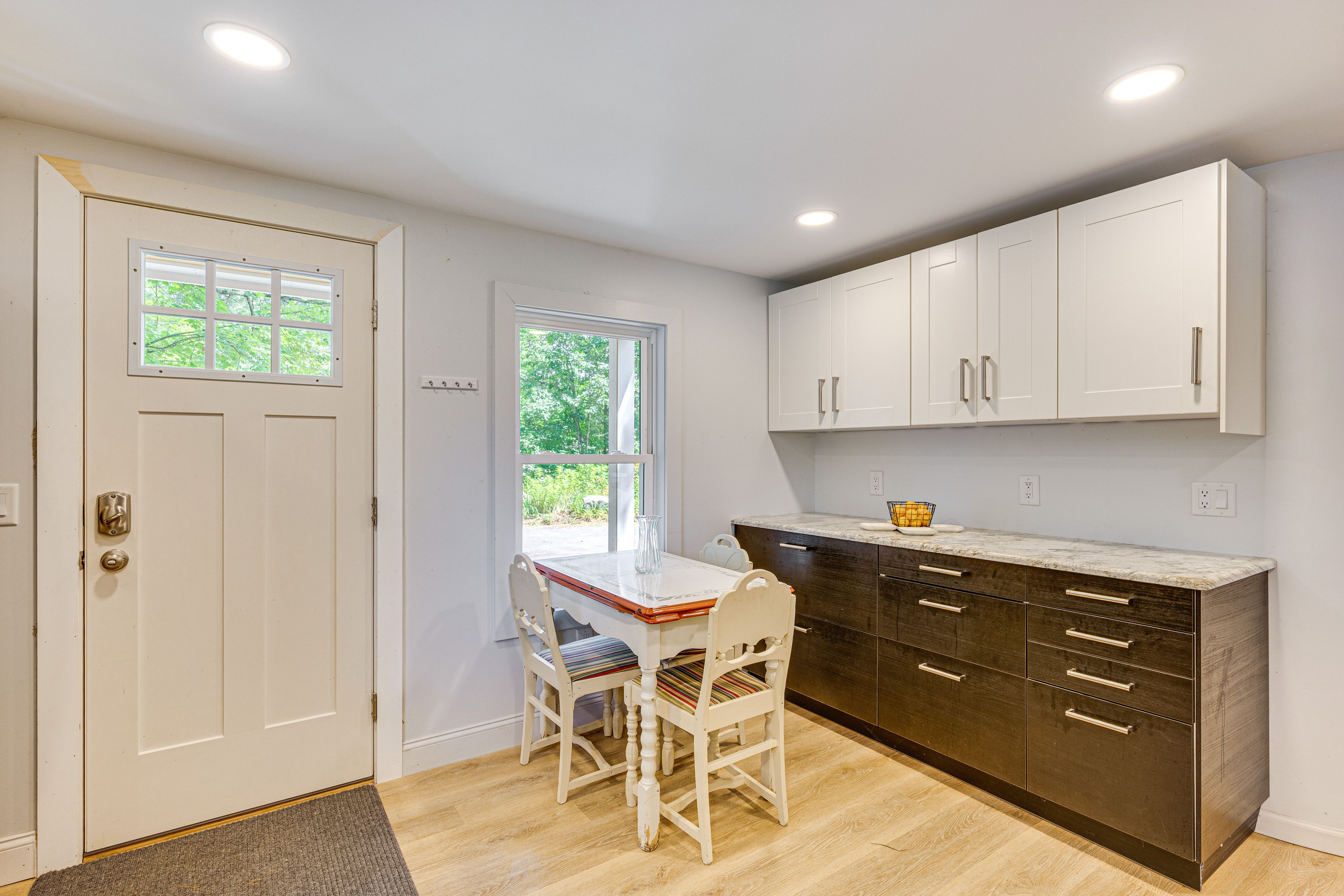 Eat-In Kitchen Area
