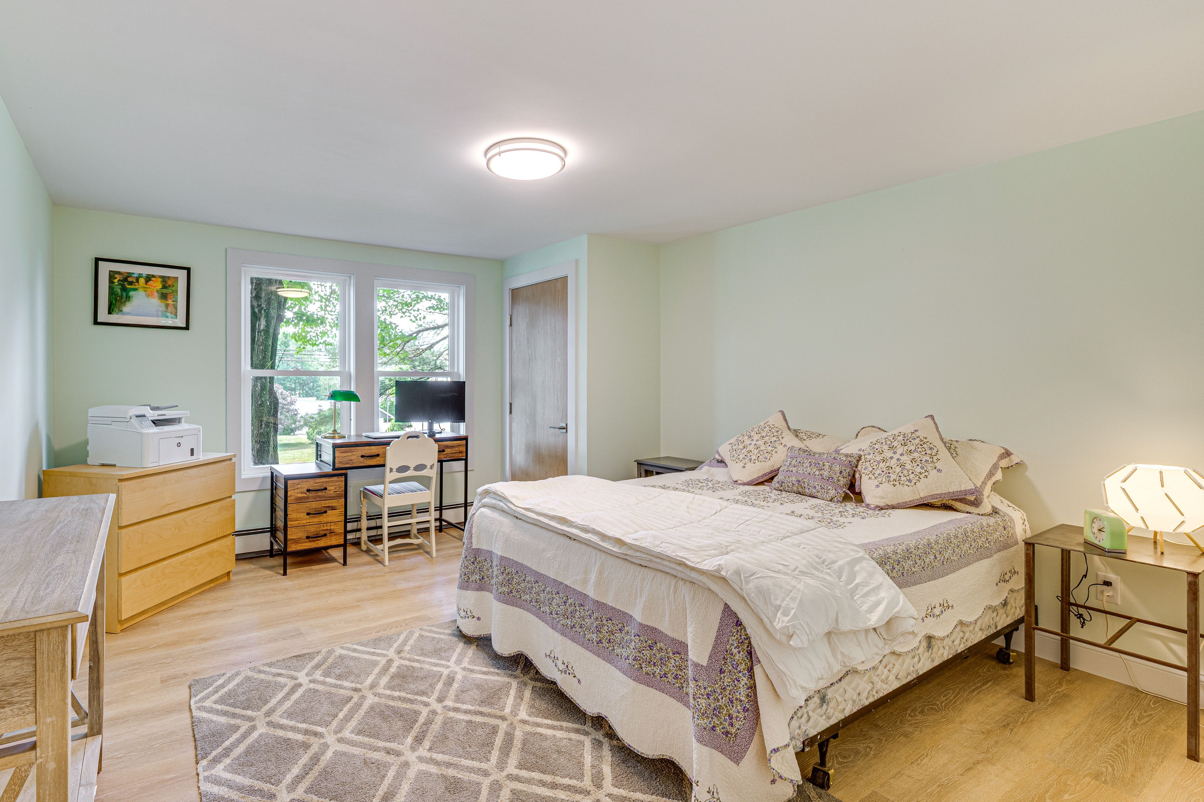 Bedroom 1 | Queen Bed | En-Suite Bathroom