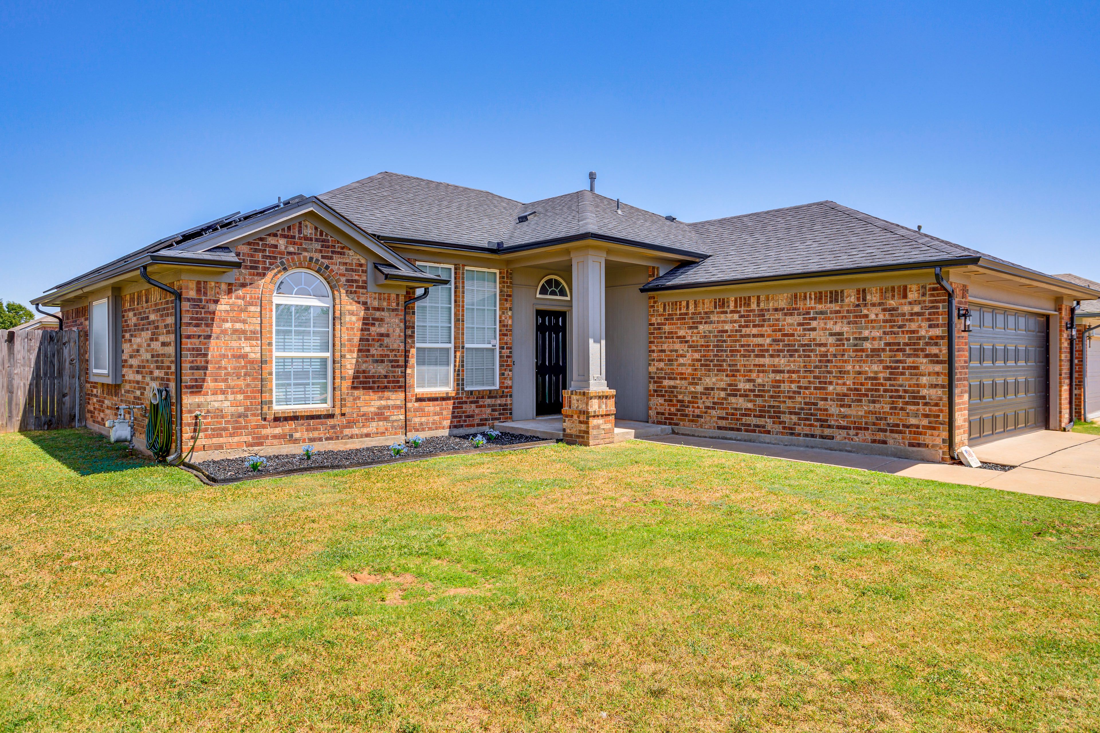 Parking | Driveway (2 Vehicles)